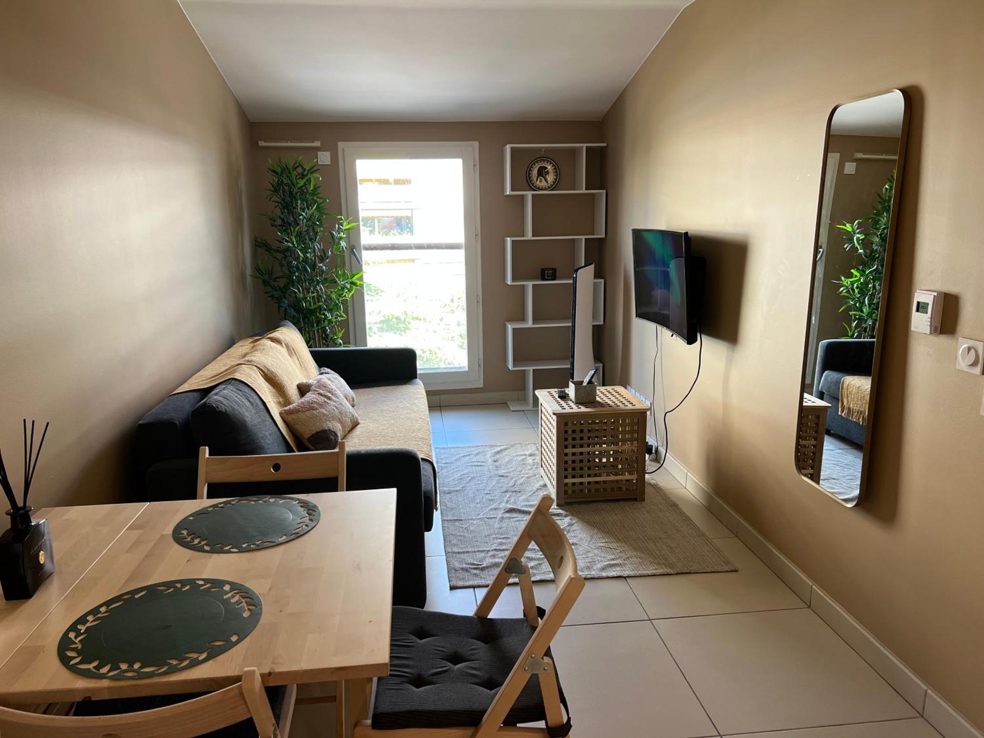 Communal lounge/ TV room