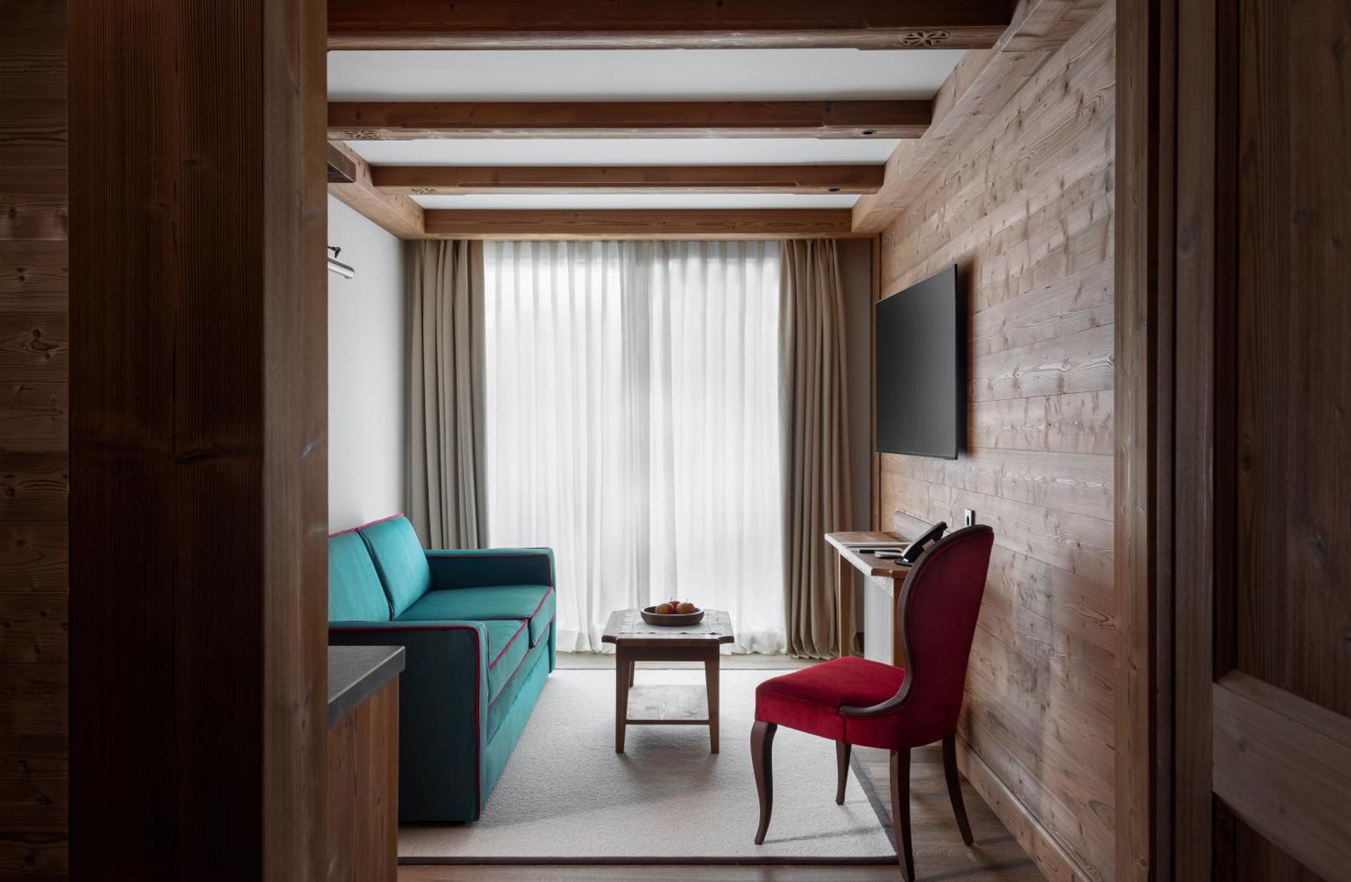 Suite with Mountain View