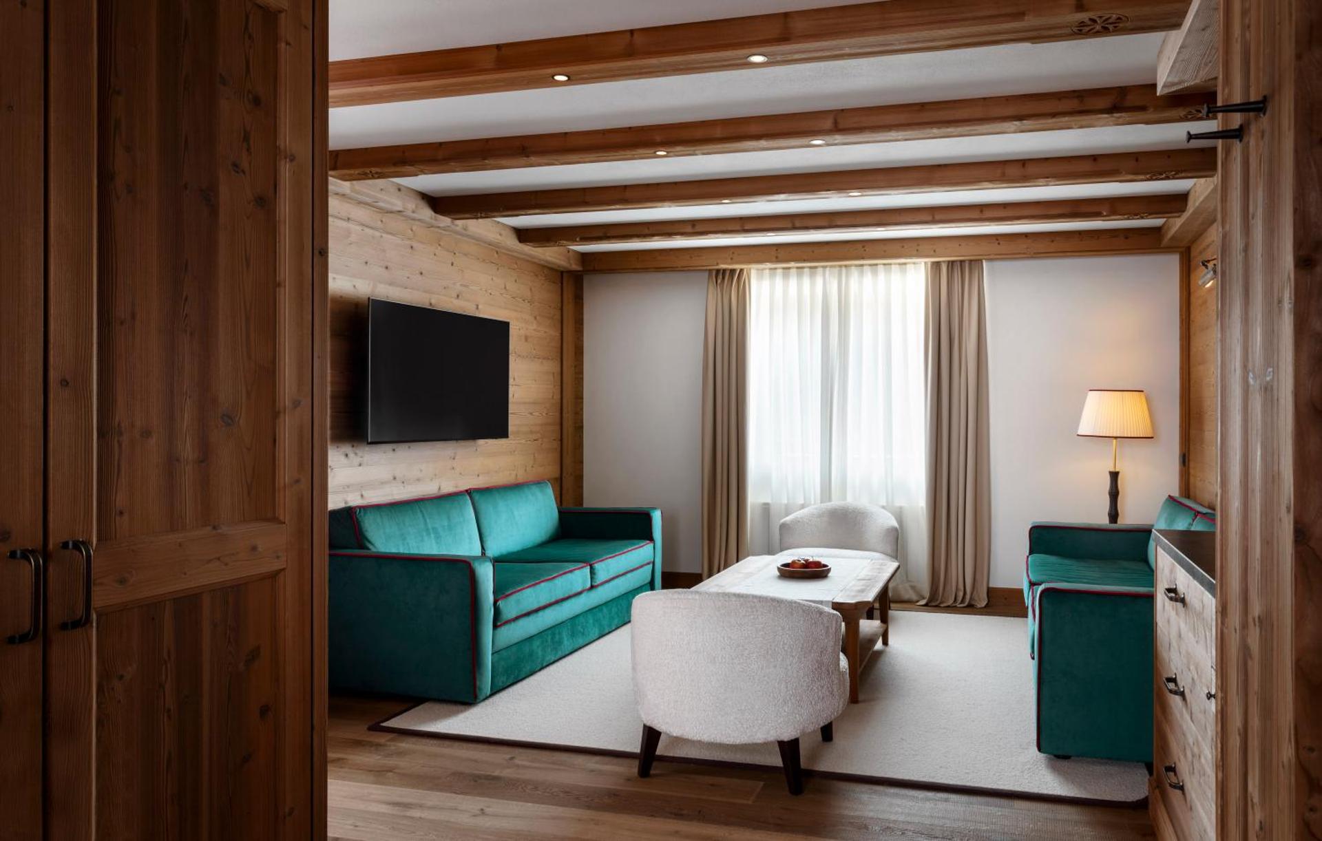 Suite with Mountain View