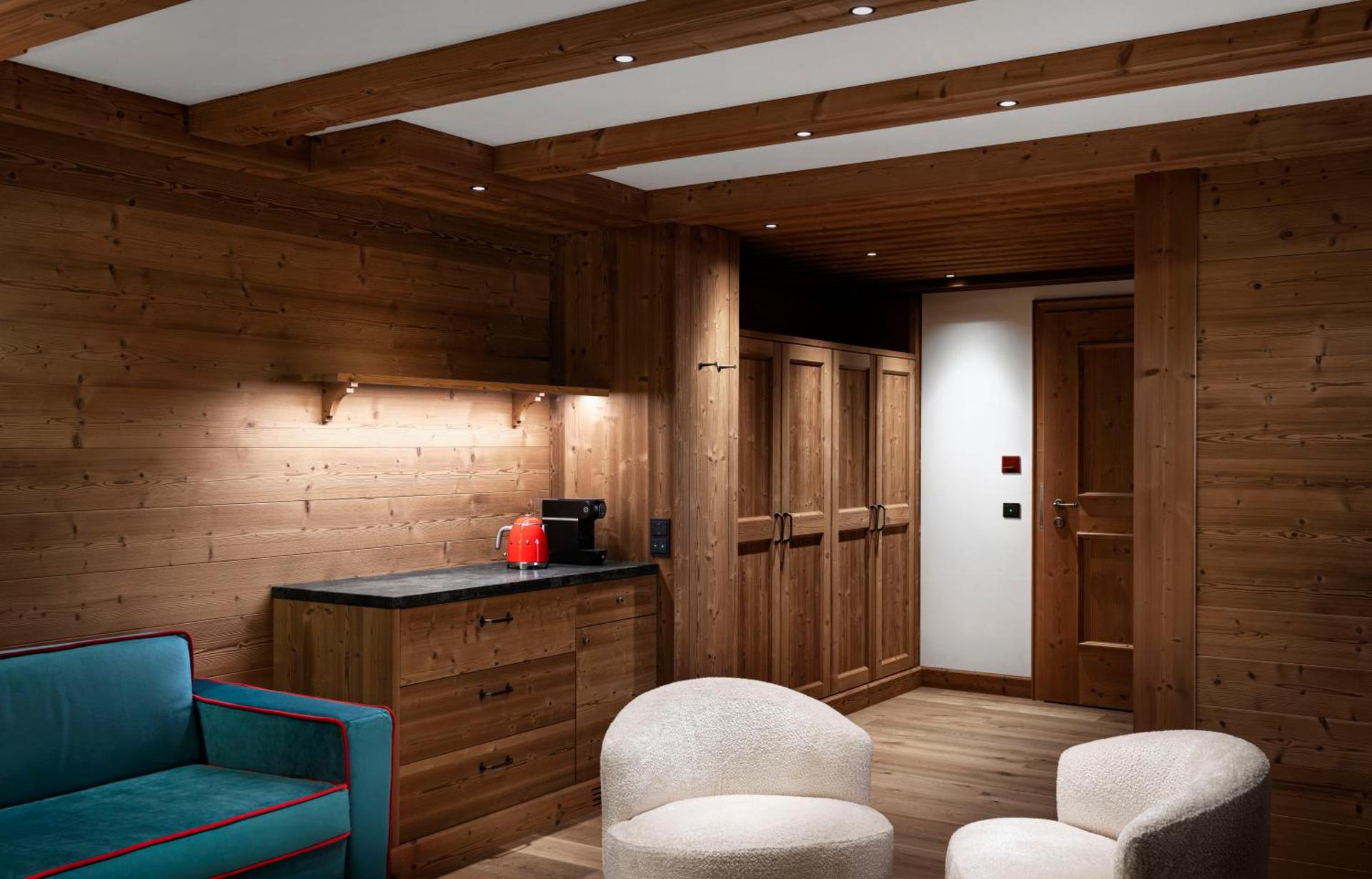 Suite with Mountain View