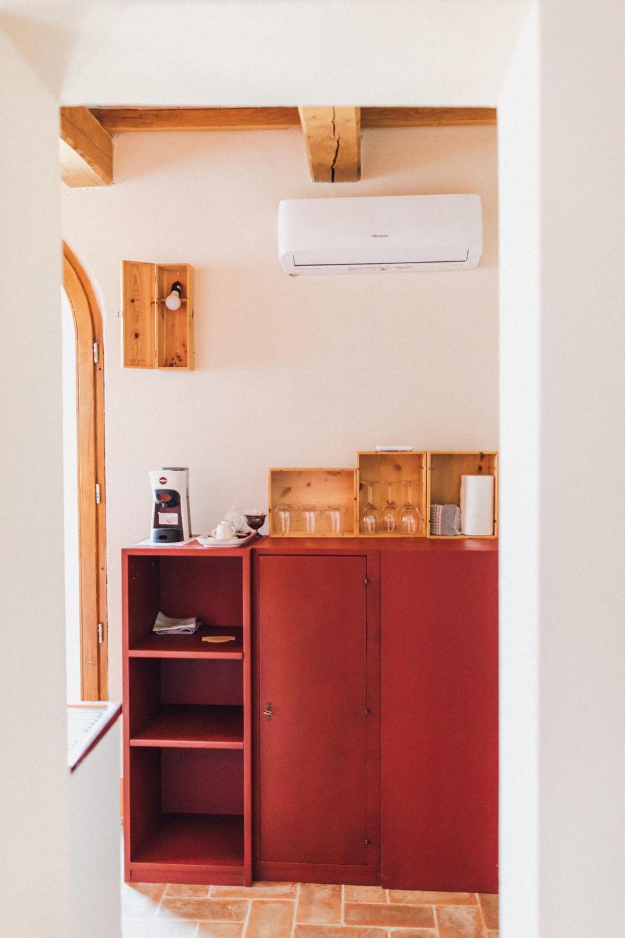 Coffee/tea facilities