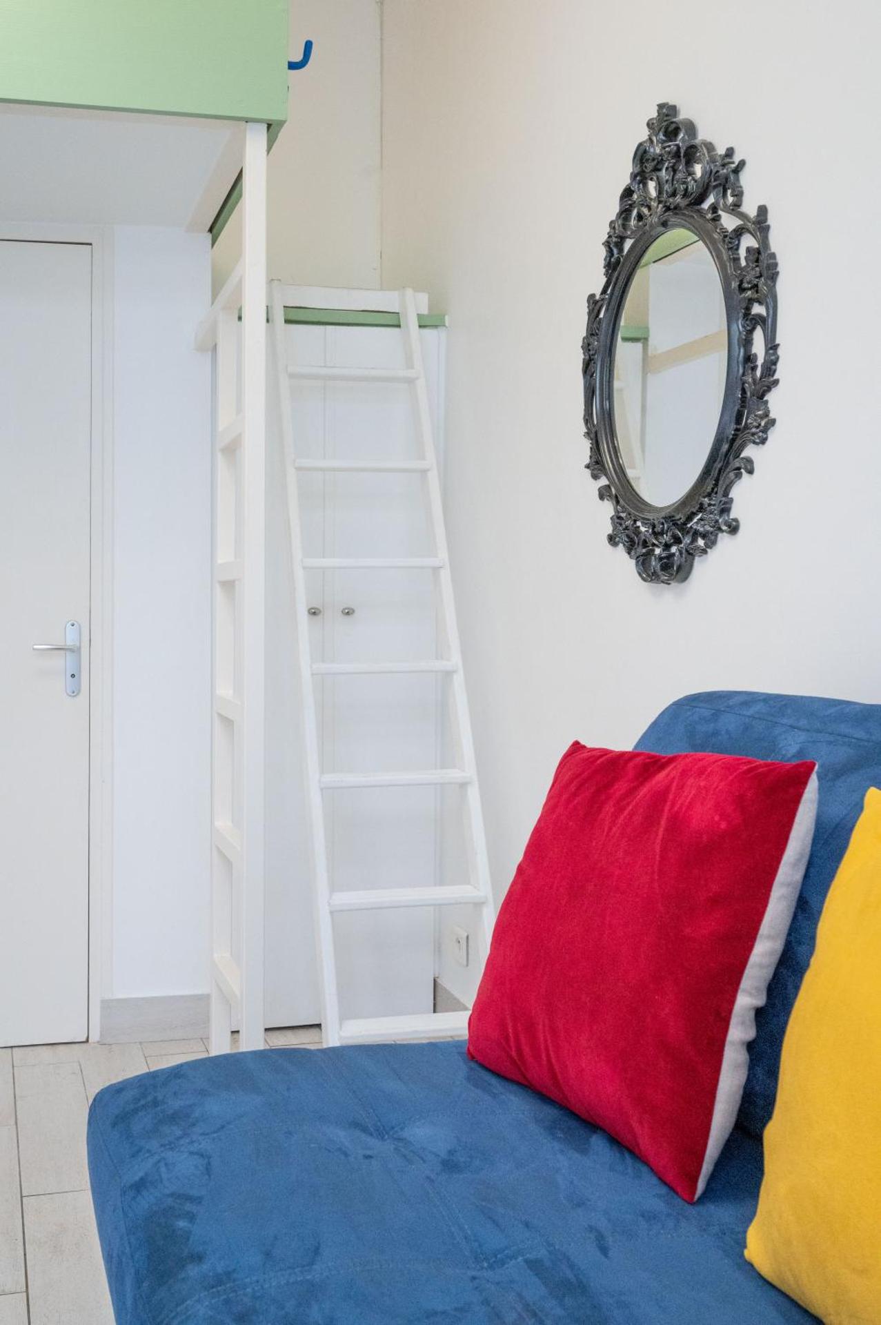 Little boudoir of Paris Champs-Elysées