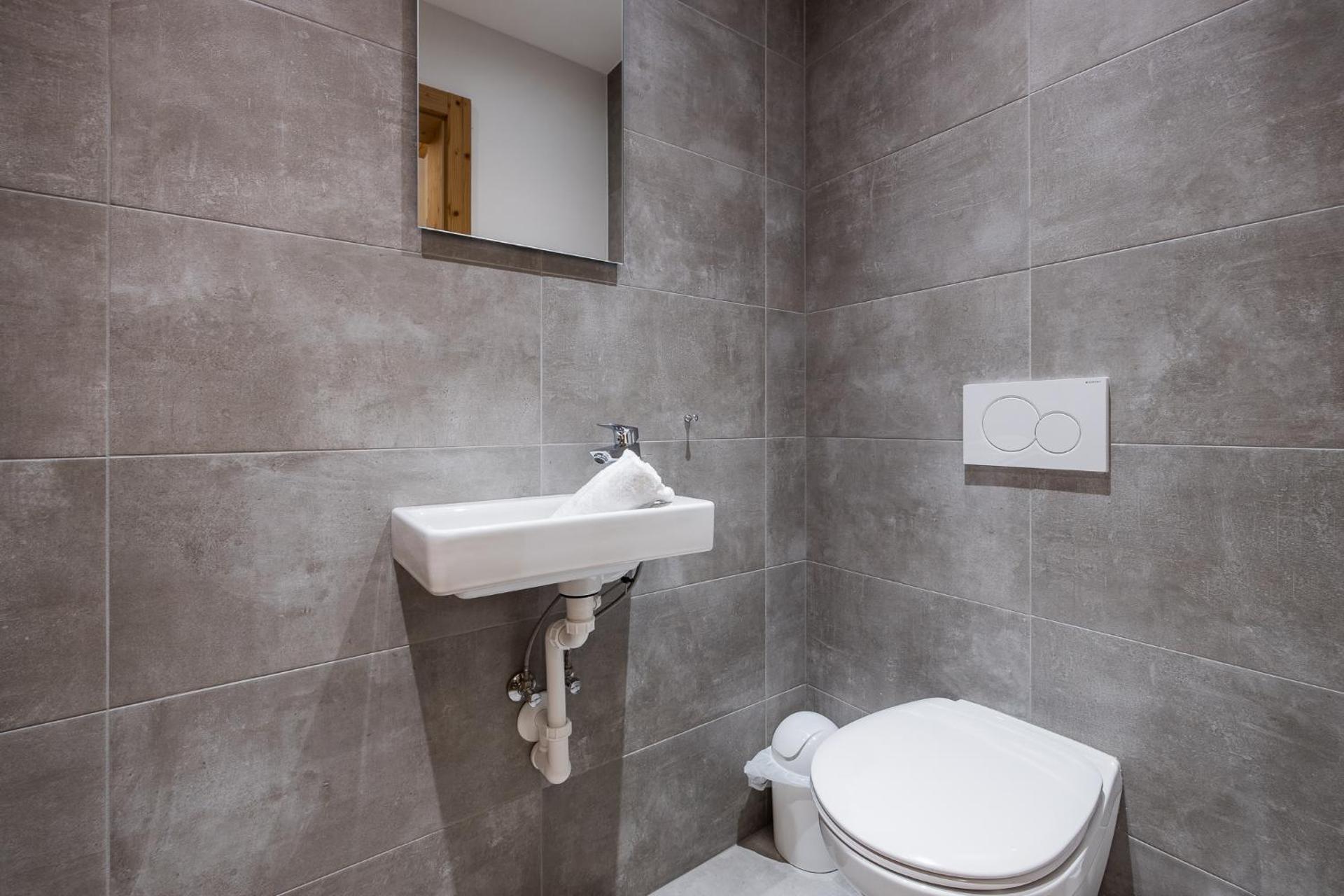 Penthouse Apartment 3C