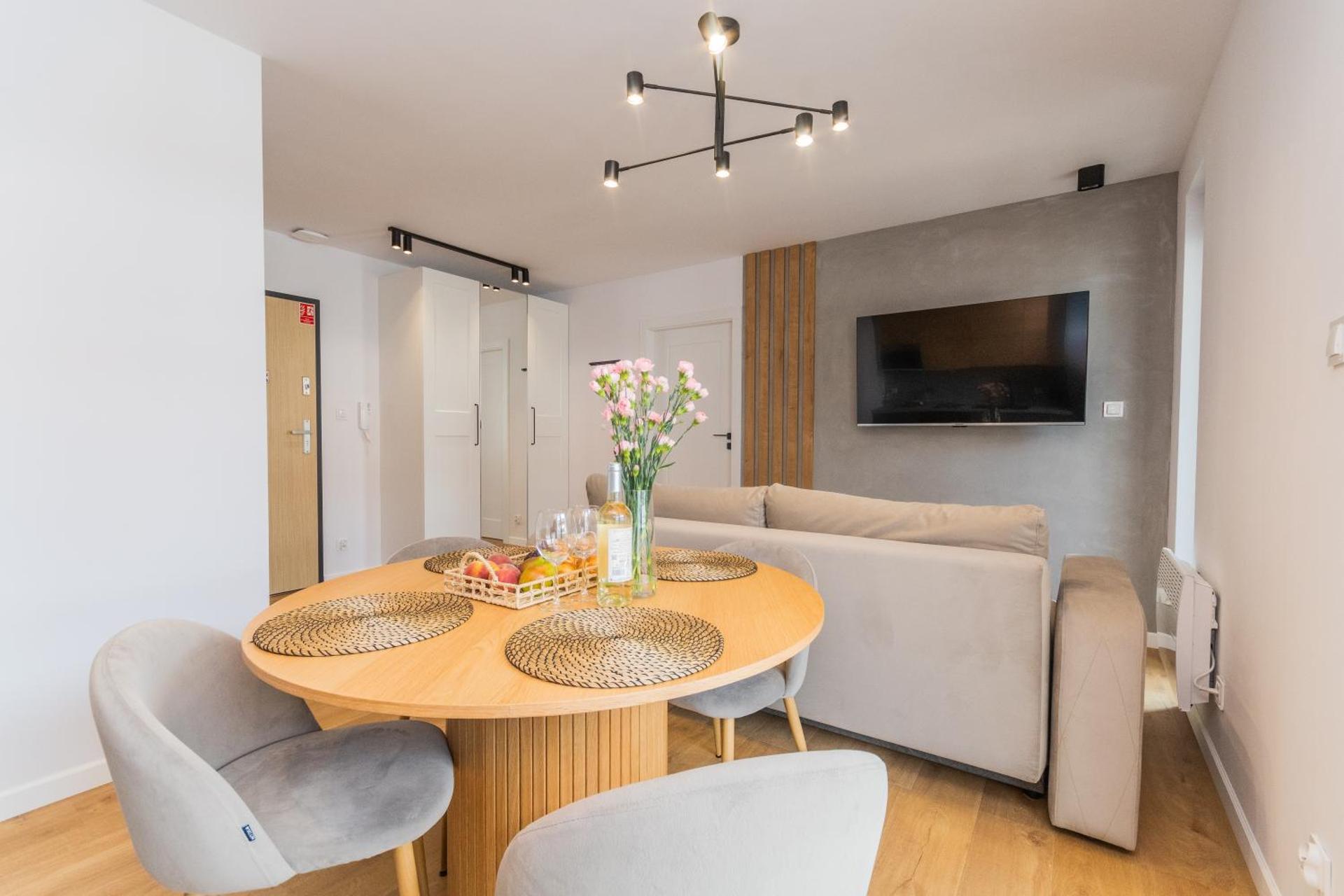 APARTAMENTY MIERZEJA - STEGNA PARK MEDIUM, 500 m od plaży, Bezpłatny Meleks