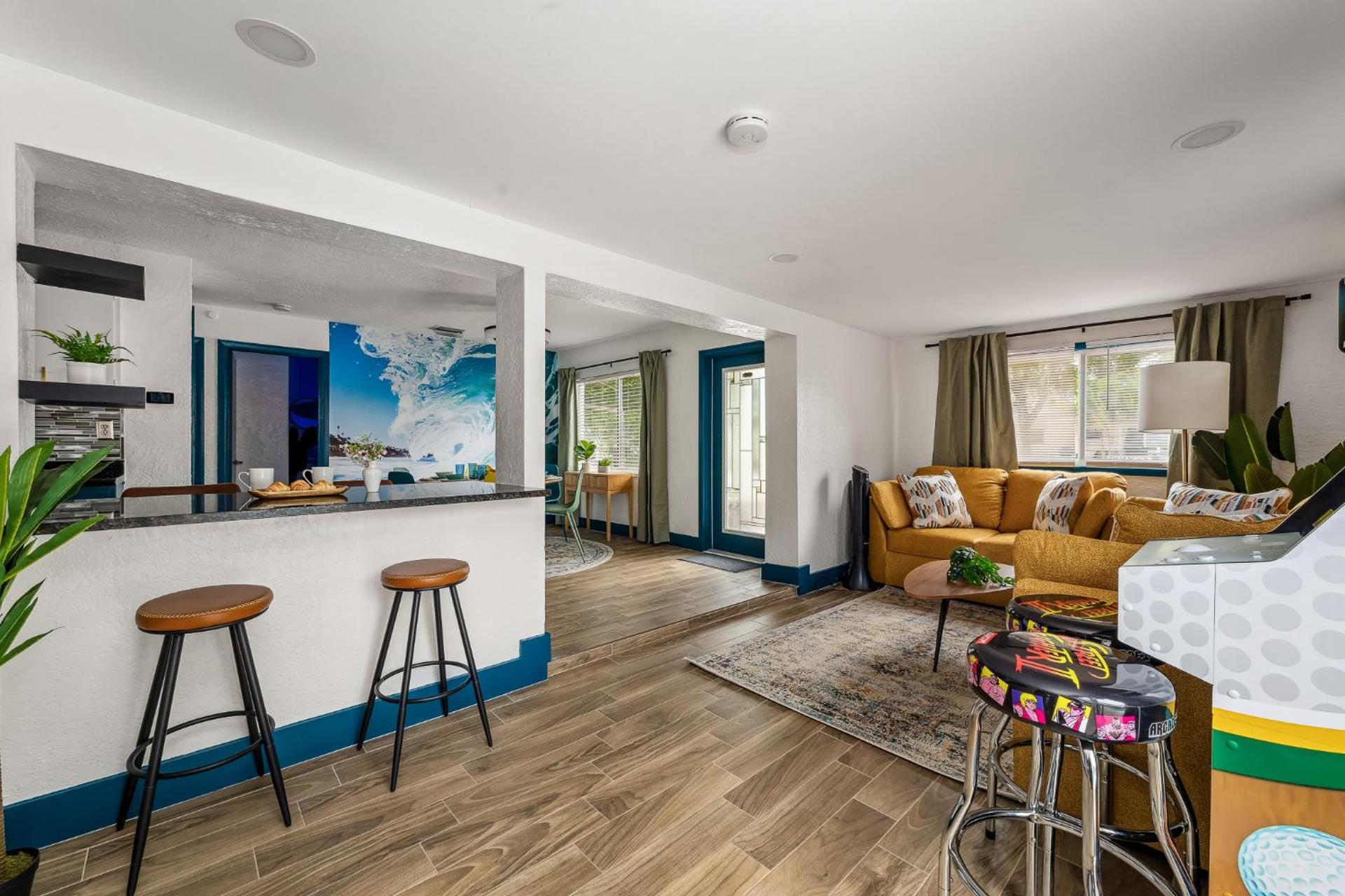 Surfari Pompano! Heated Pool Home 9 mins to Beach