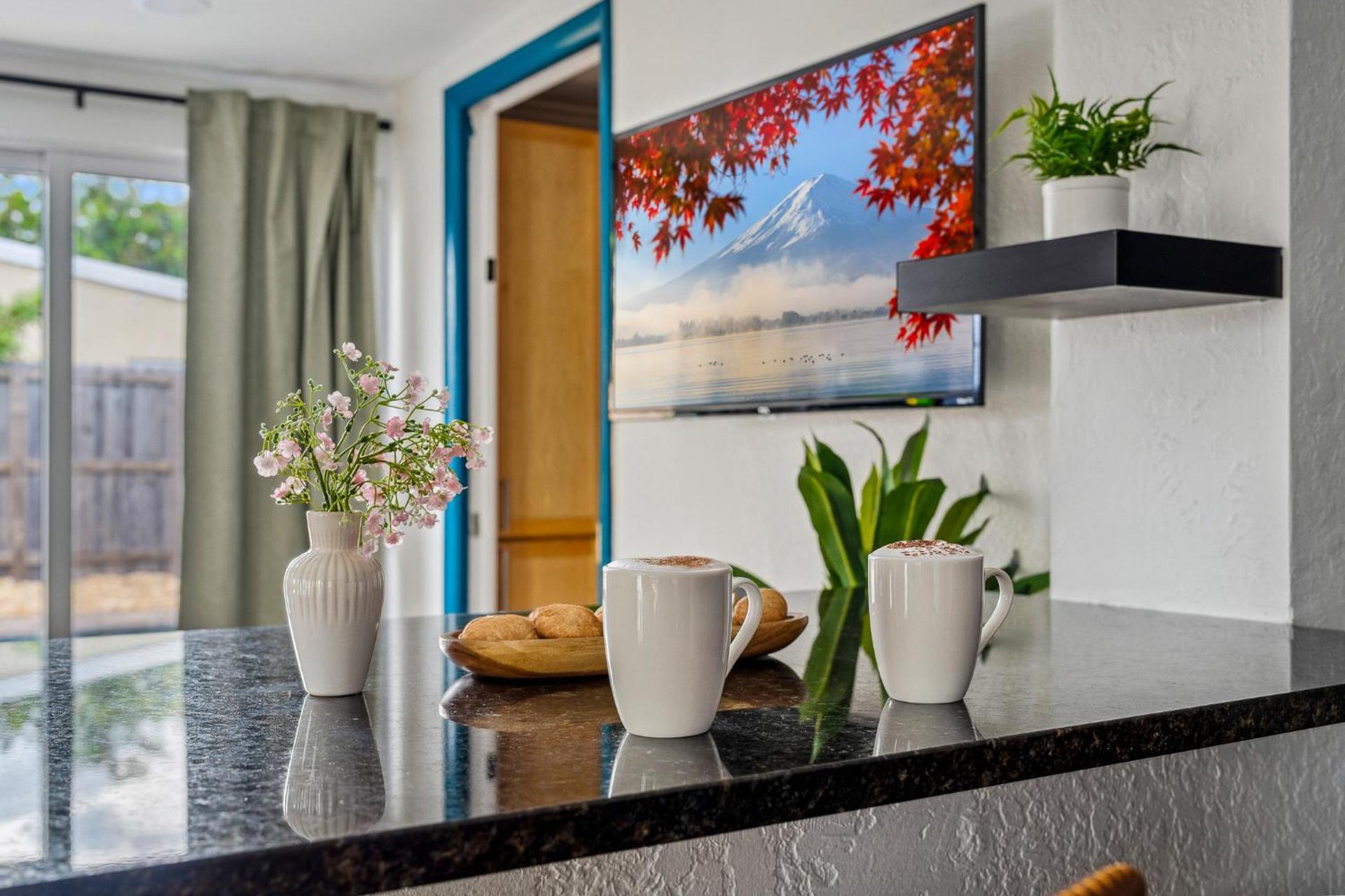 Surfari Pompano! Heated Pool Home 9 mins to Beach