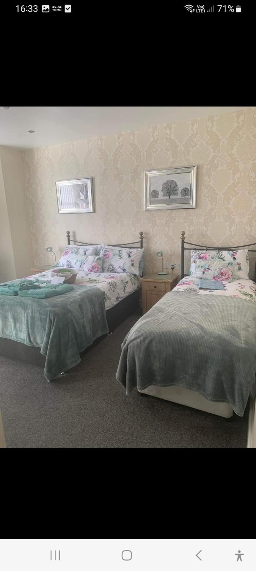 PONDEROSA B&B with free onsite parking and breakfast included