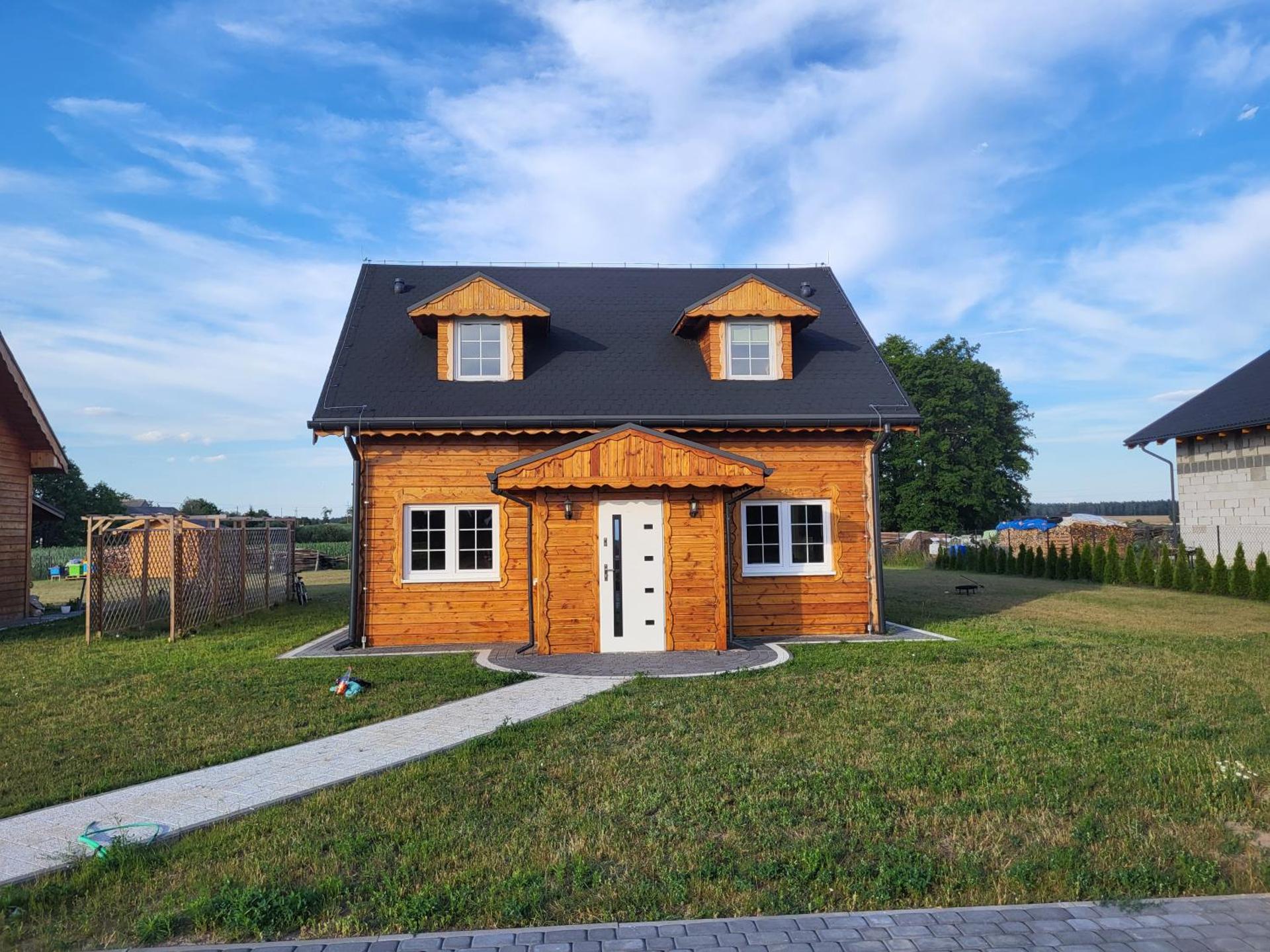 Pałuckie Chaty domek z balia i sauną widok na jezioro