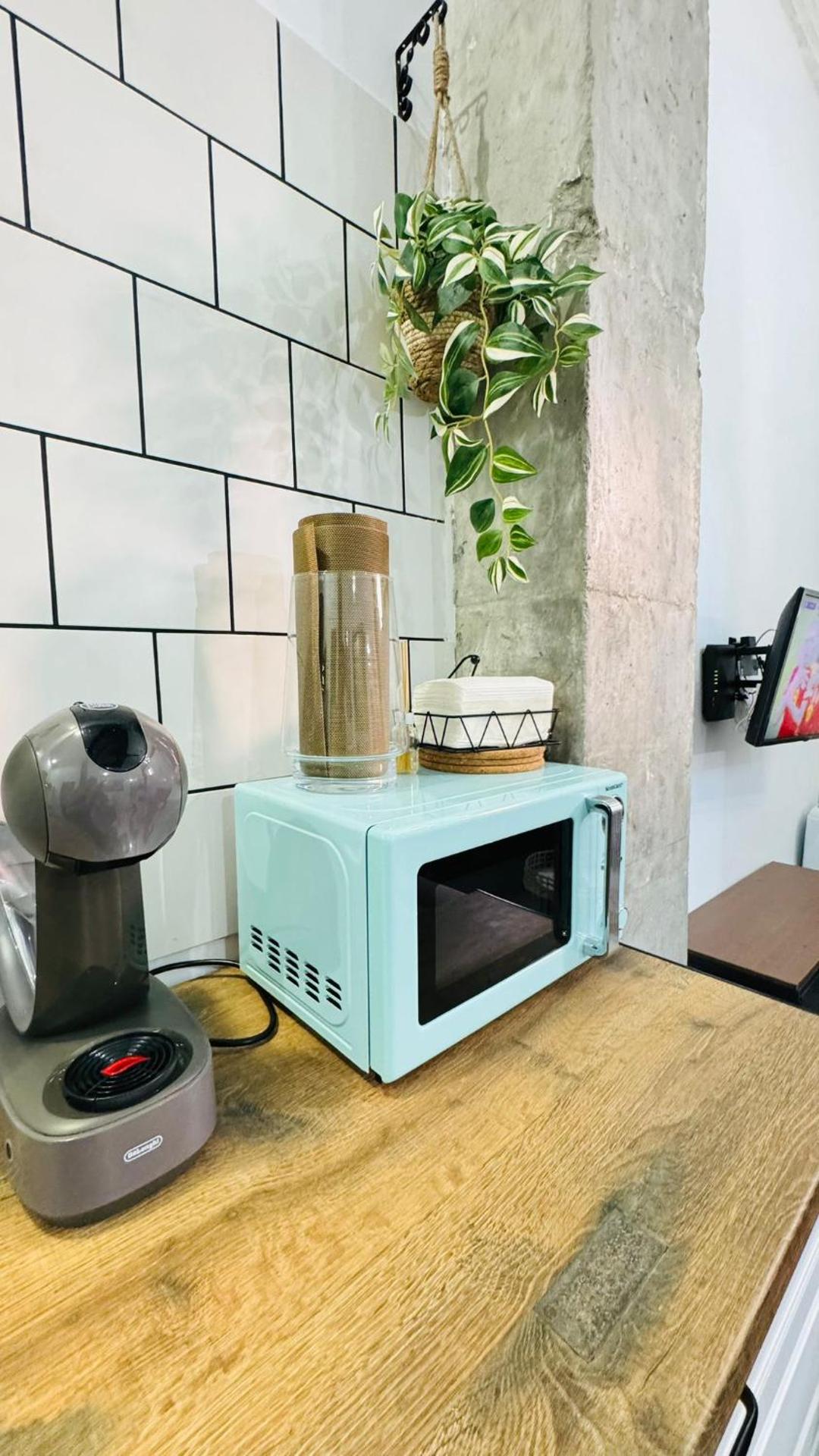 BeautyFlat for Six by ElenaHost