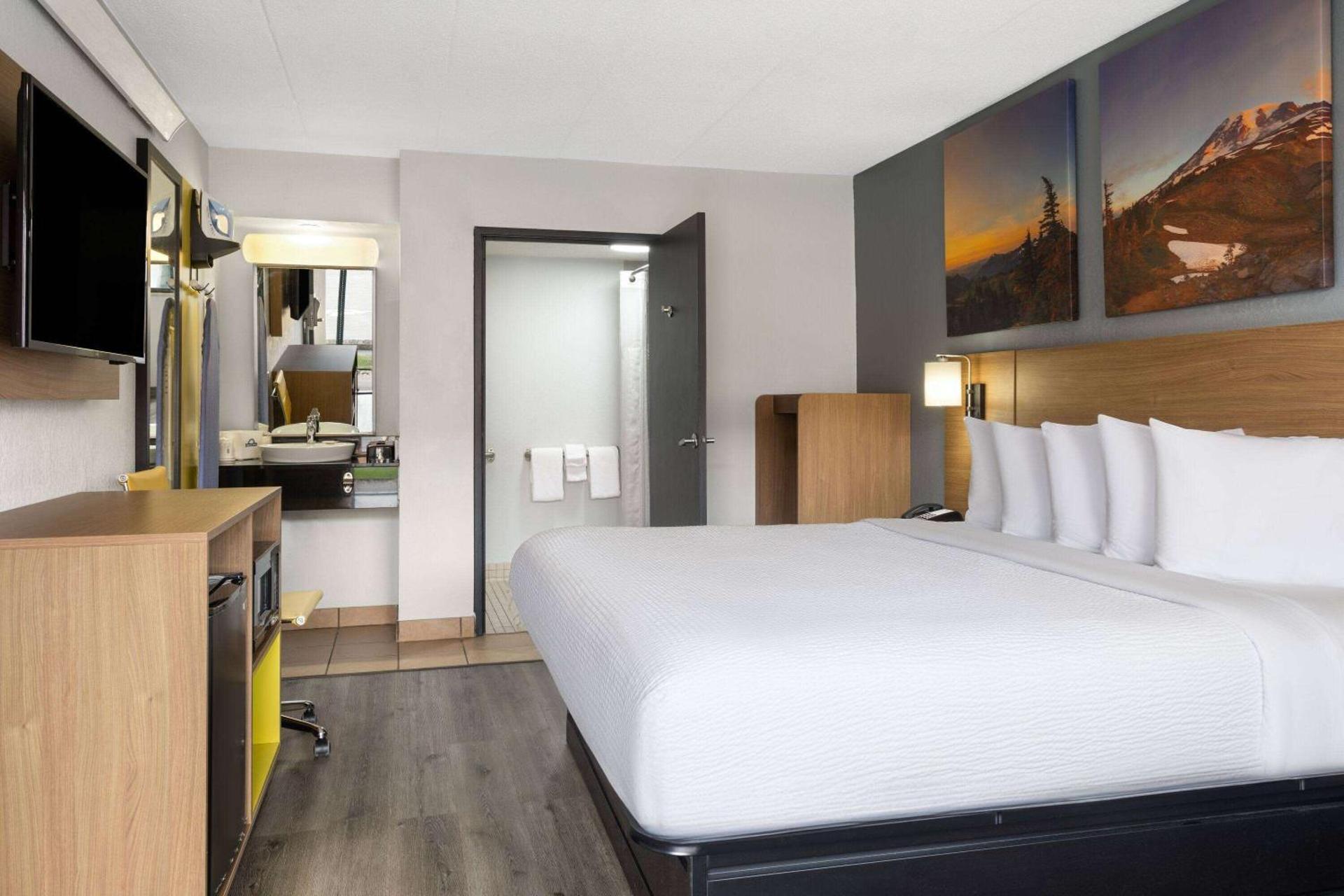 Photo of the whole room