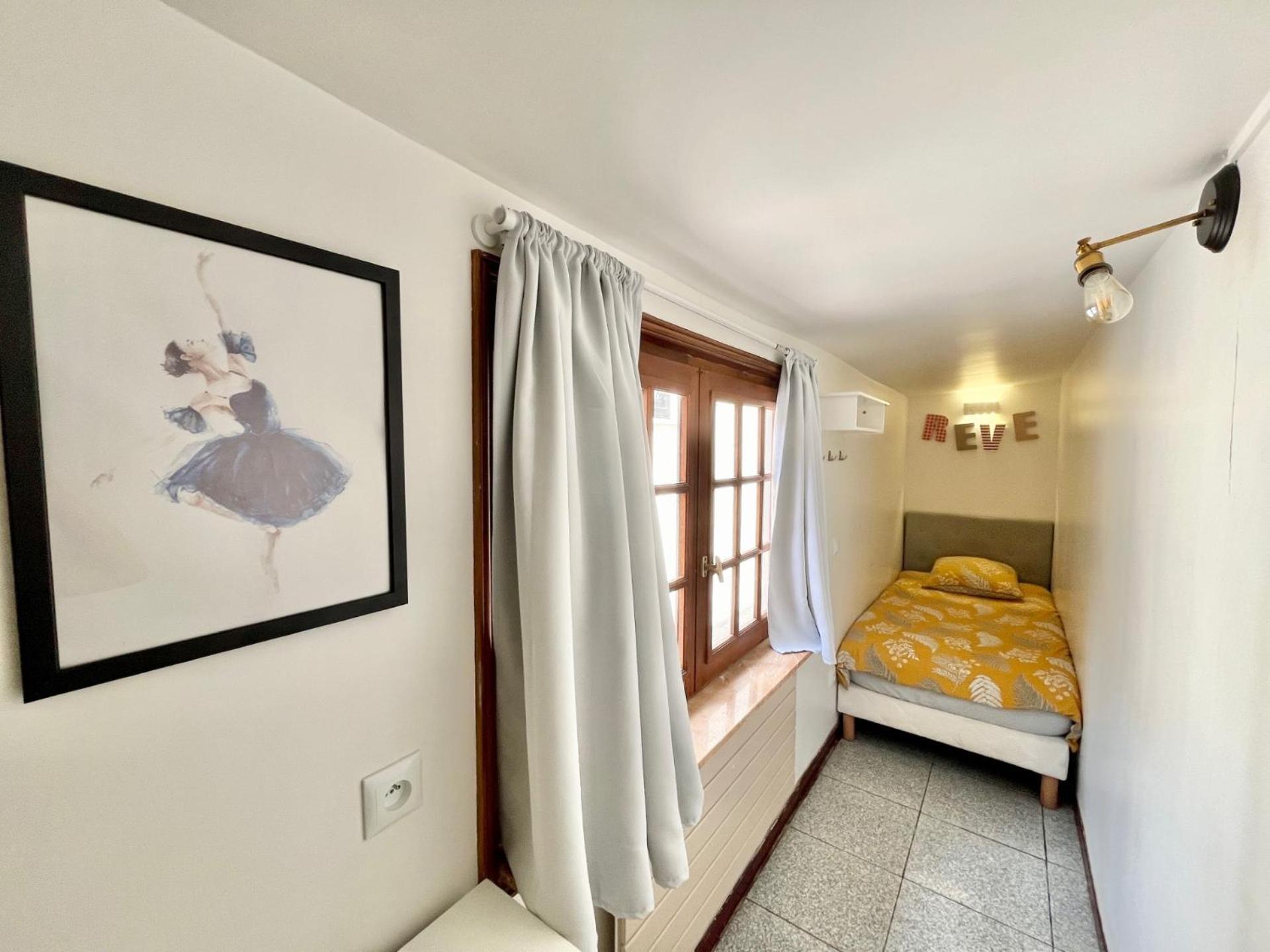 Little house 2 bedrooms -Terrace, Antony Center near Paris and Orly