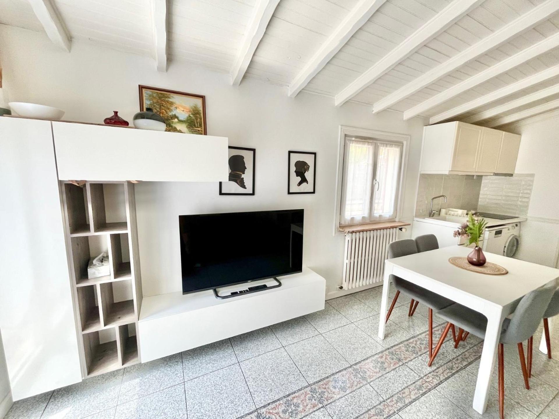 Little house 2 bedrooms -Terrace, Antony Center near Paris and Orly