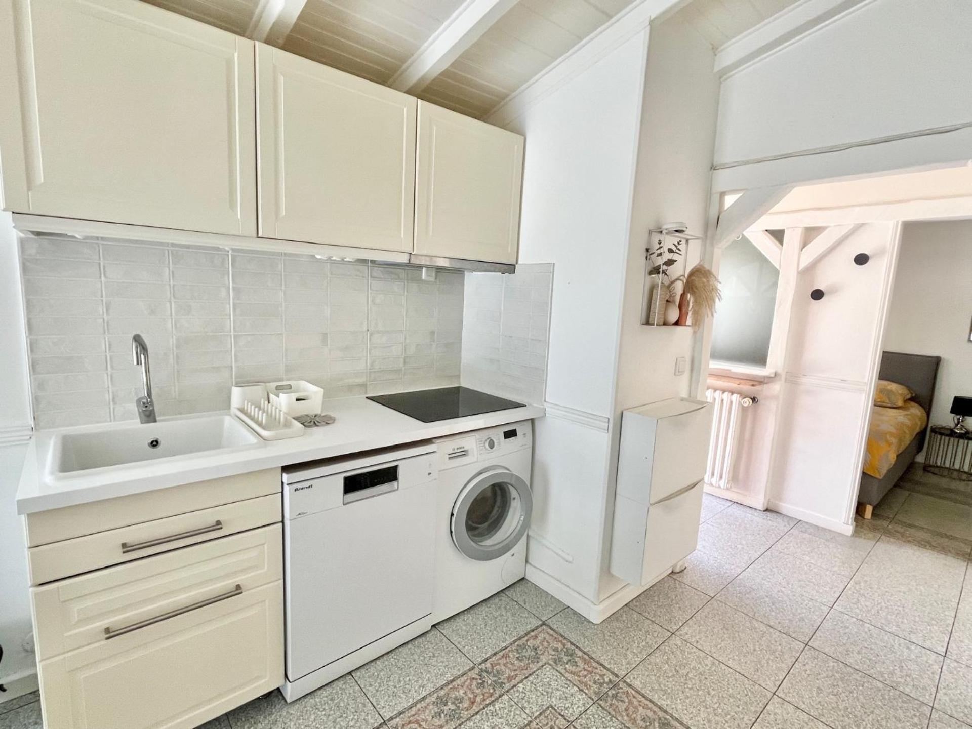 Little house 2 bedrooms -Terrace, Antony Center near Paris and Orly