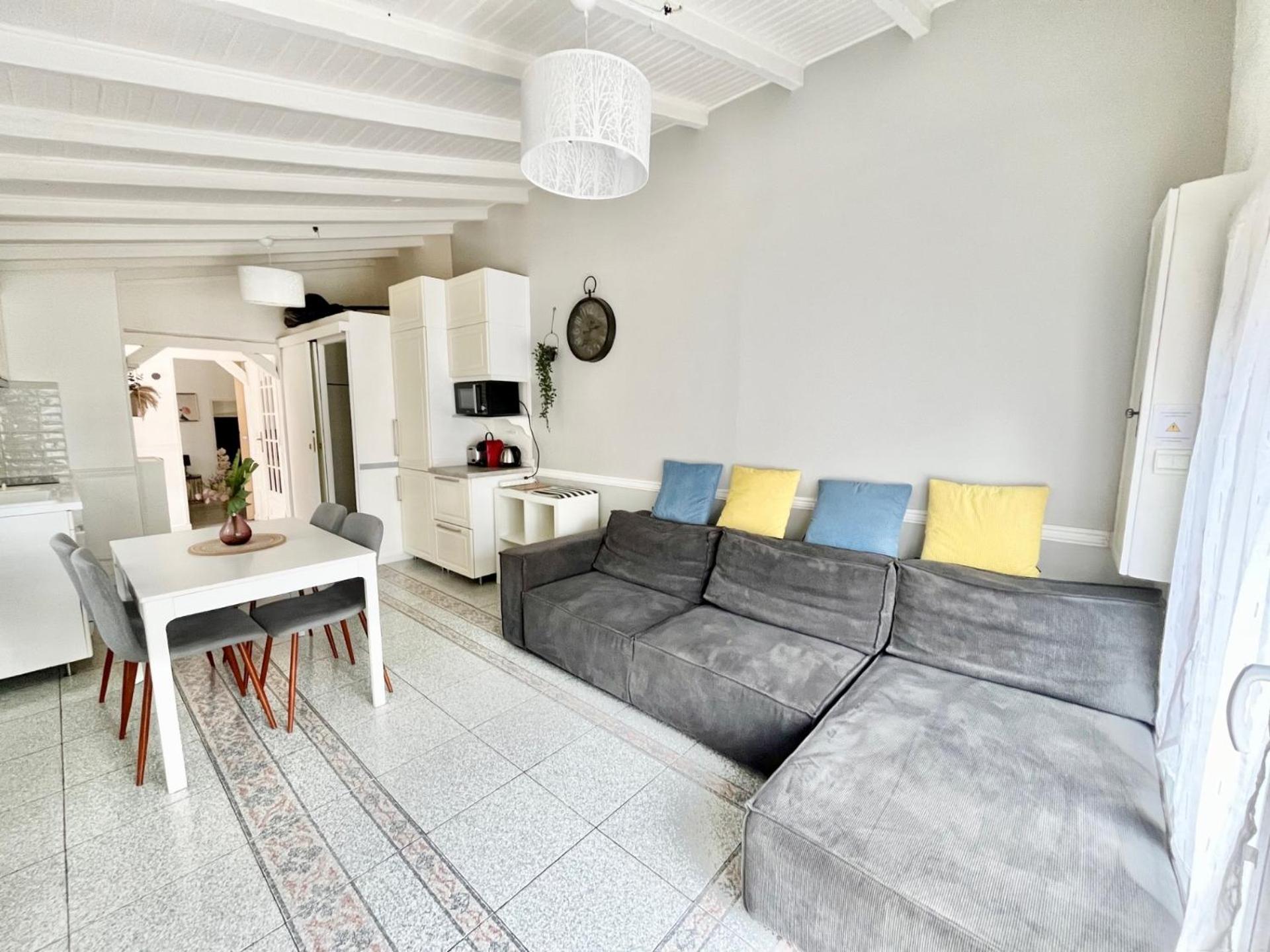 Little house 2 bedrooms -Terrace, Antony Center near Paris and Orly