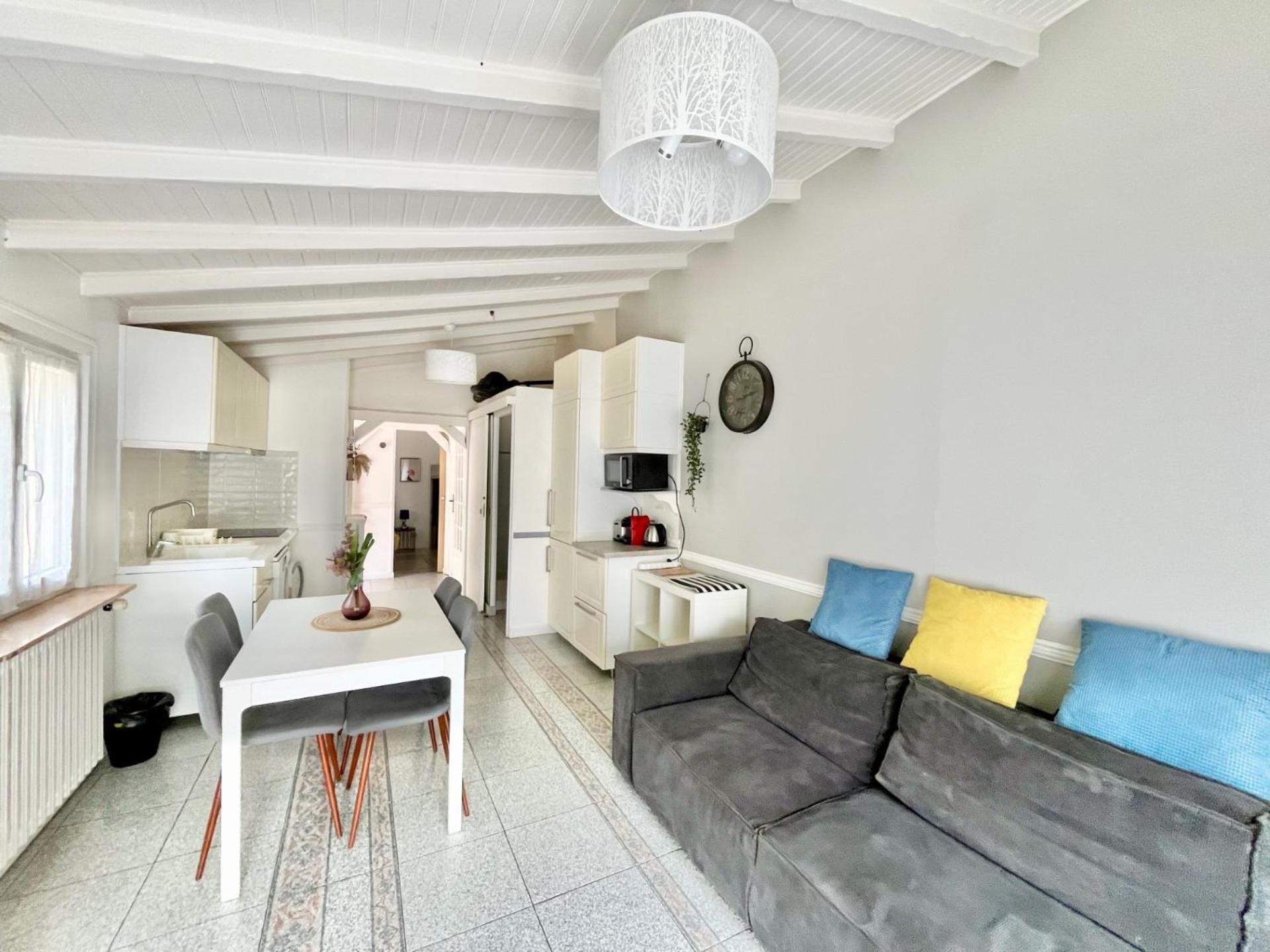 Little house 2 bedrooms -Terrace, Antony Center near Paris and Orly