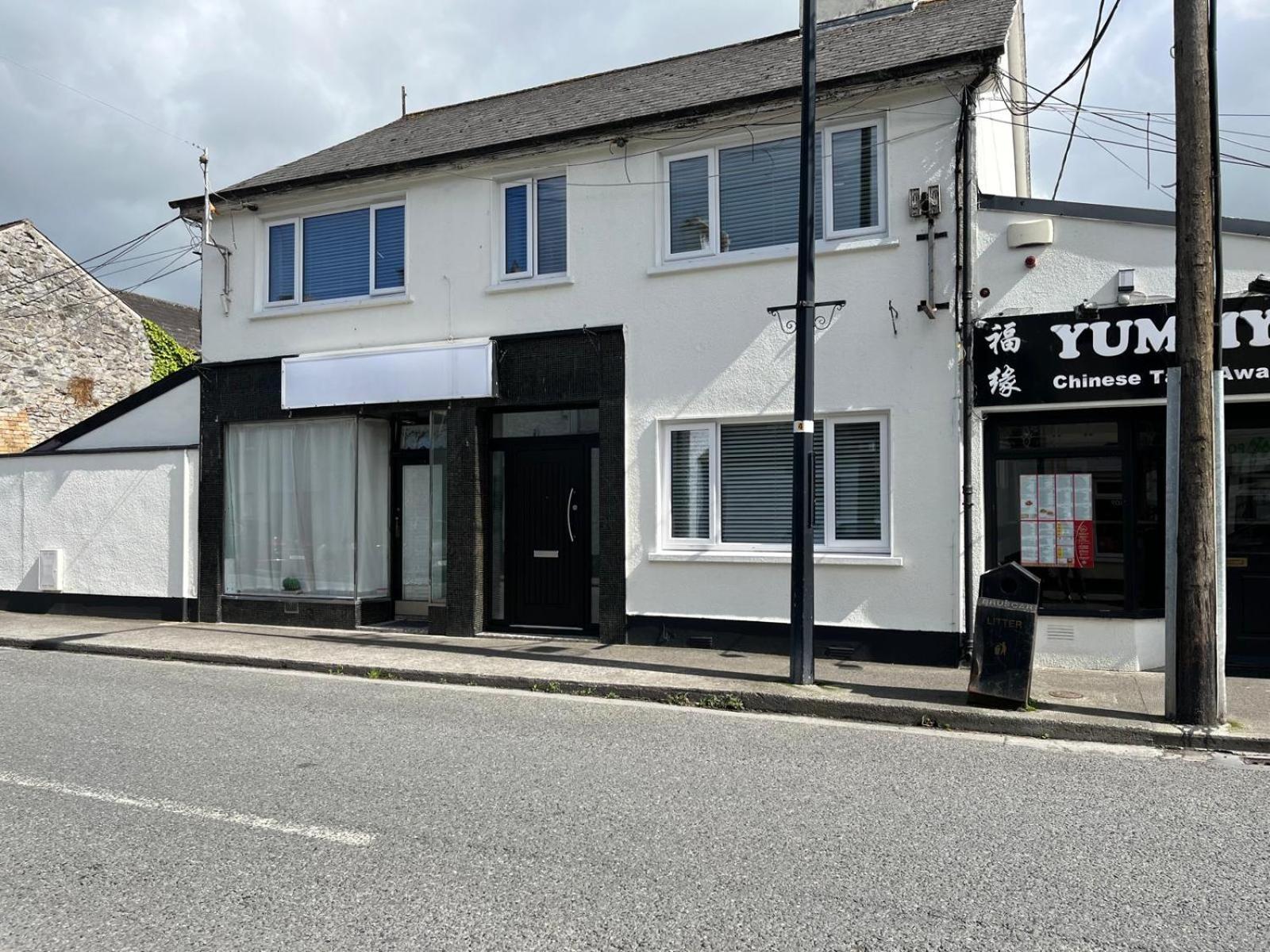 Private double room at Caroline's Guest House, River Street, Clara