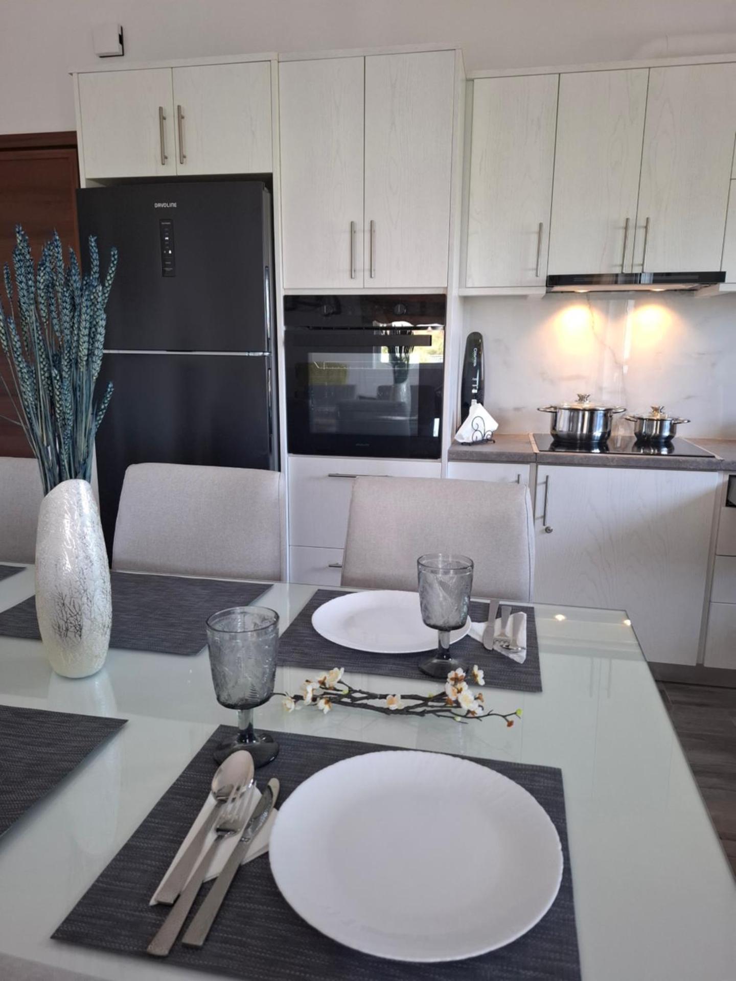 FOUR SEASOΝ Konstantinas