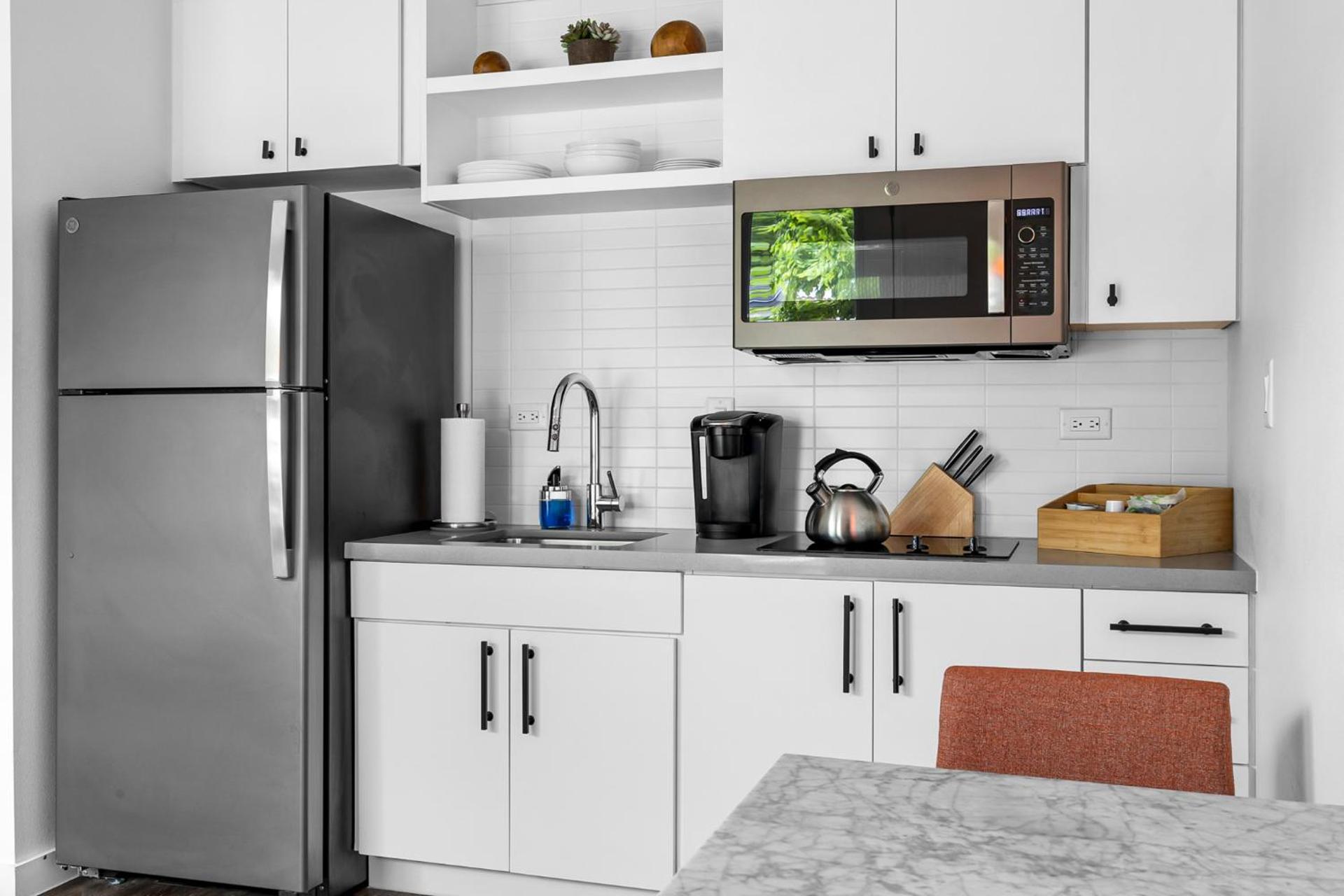 Studio Apartment with Queen Bed