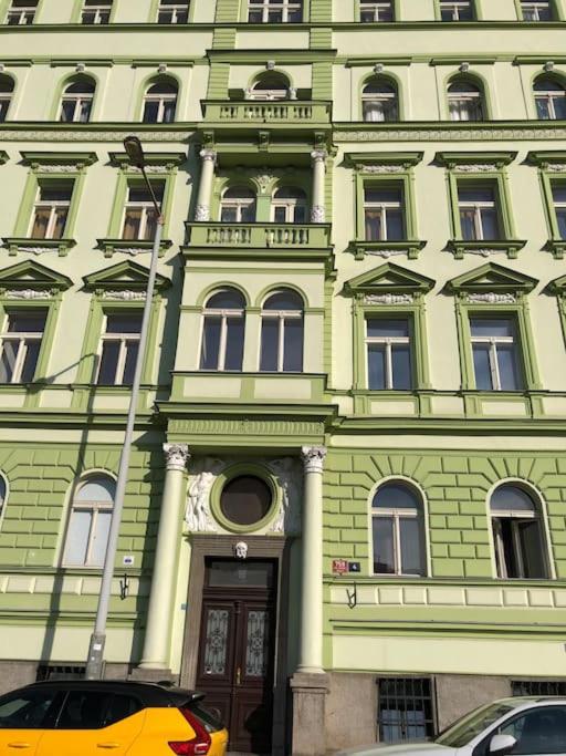 Cozy apartment with garage