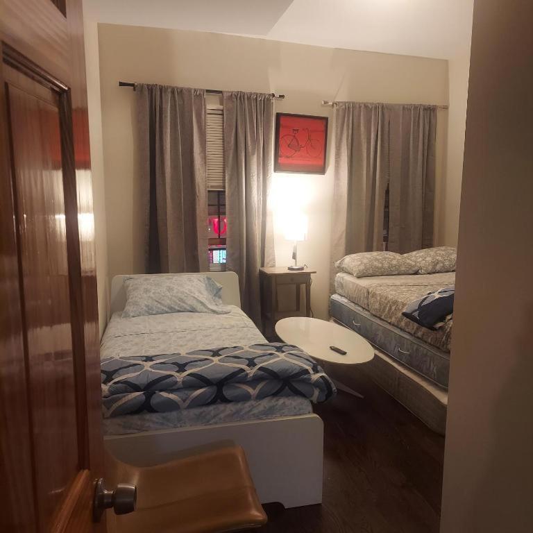 Double queen room 6 minutes walk to Penn station NYC EWR