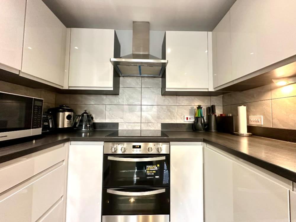 Ideal 4 Bedroomed House in Bicester