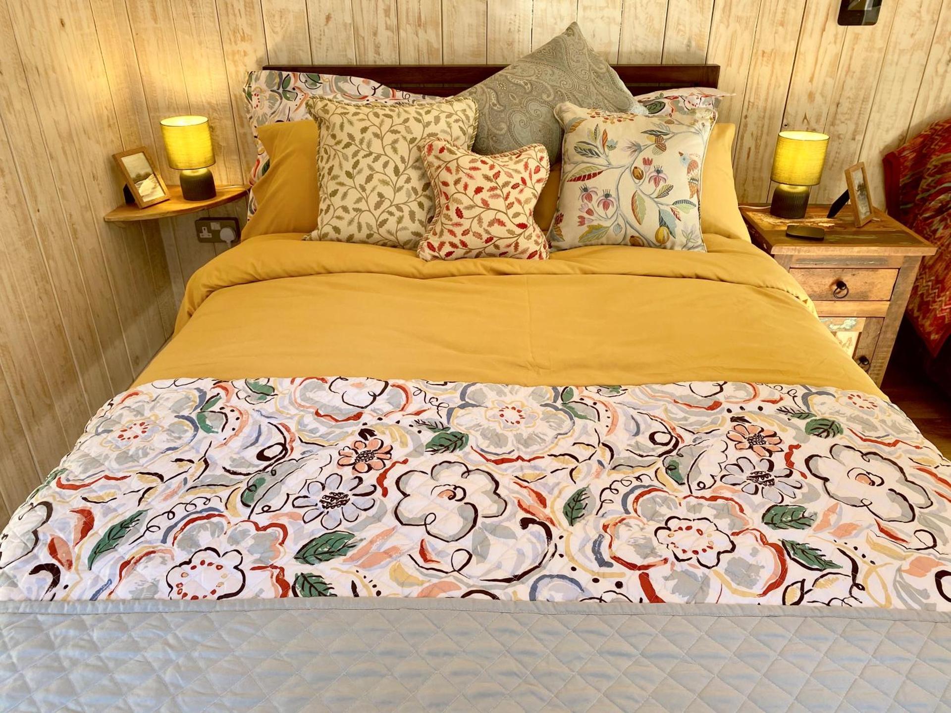 Robin Cabin with hot tub