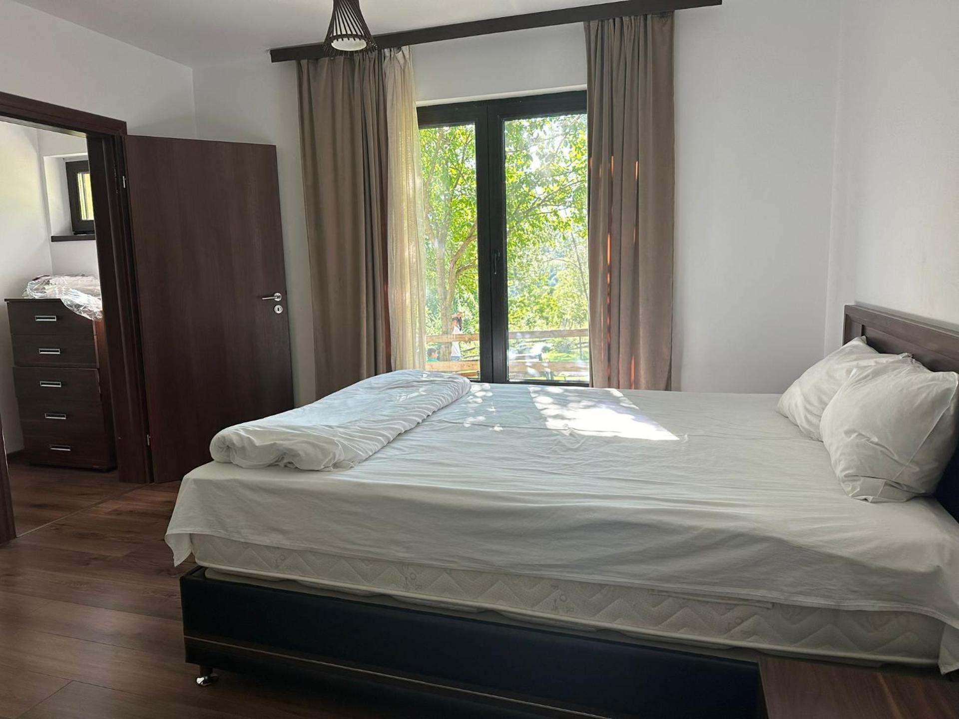 Forest House Doftana