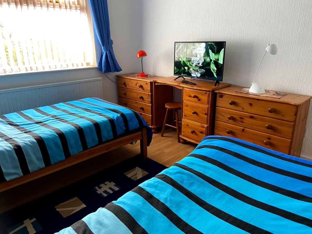 Quiet secluded two bedroom bungalow with parking