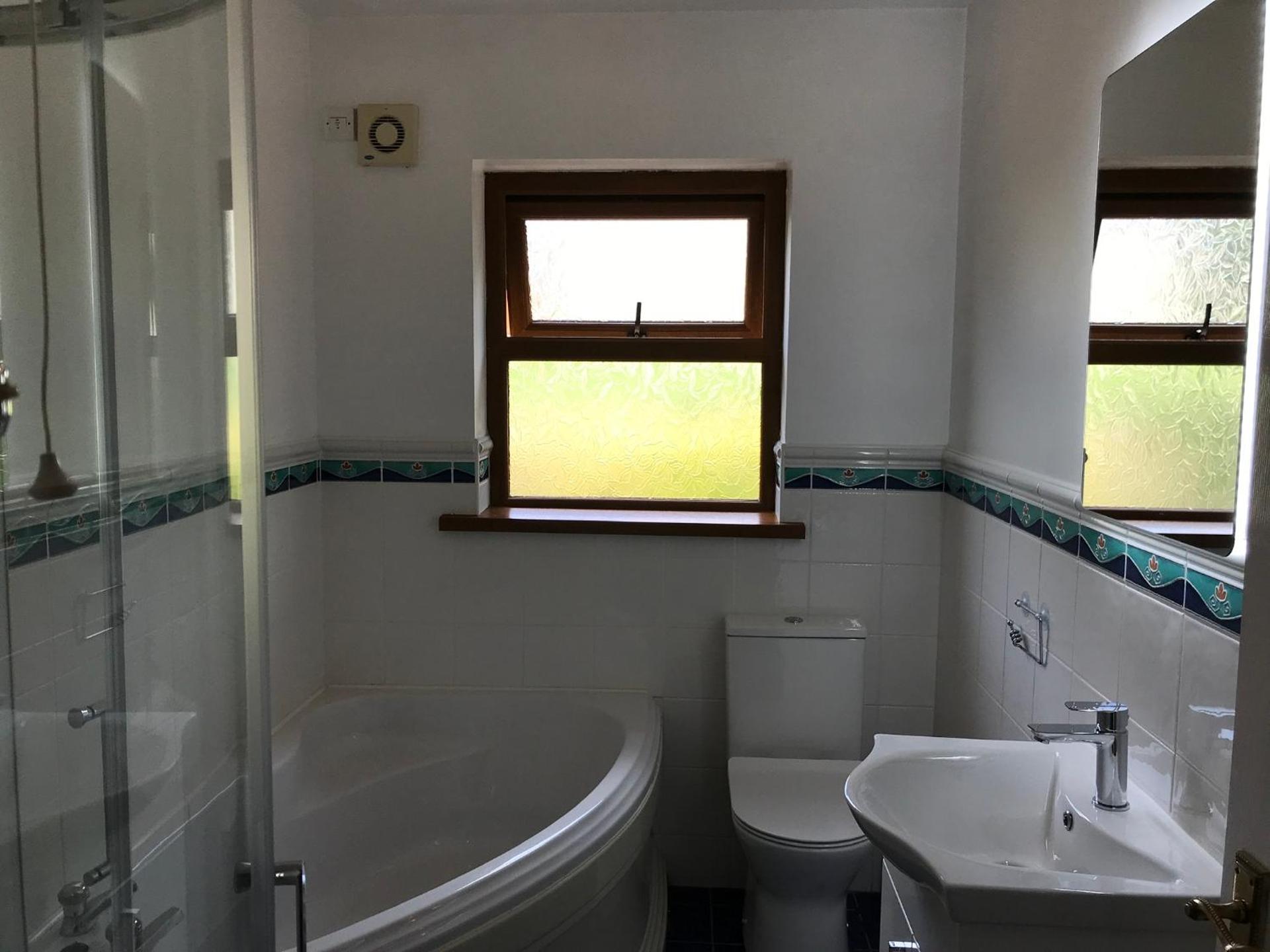 Kesh Lakeside Cottage