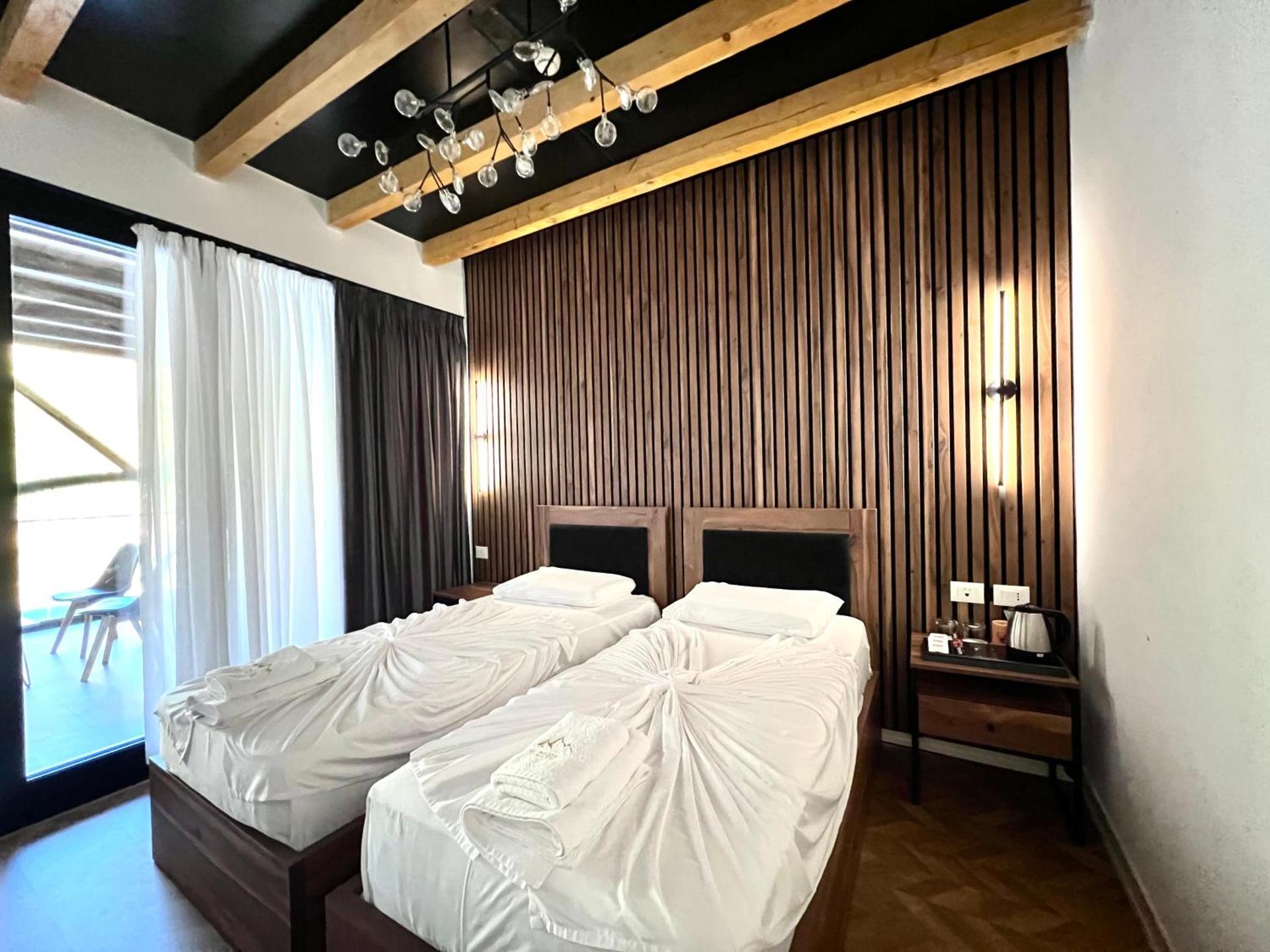 Troja Resort - Hotel & Restaurant