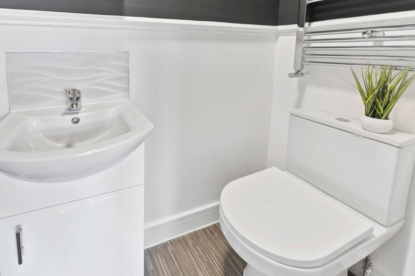 Westland House En-suite Whole