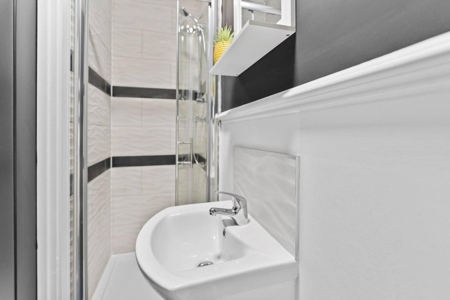 Westland House En-suite Whole