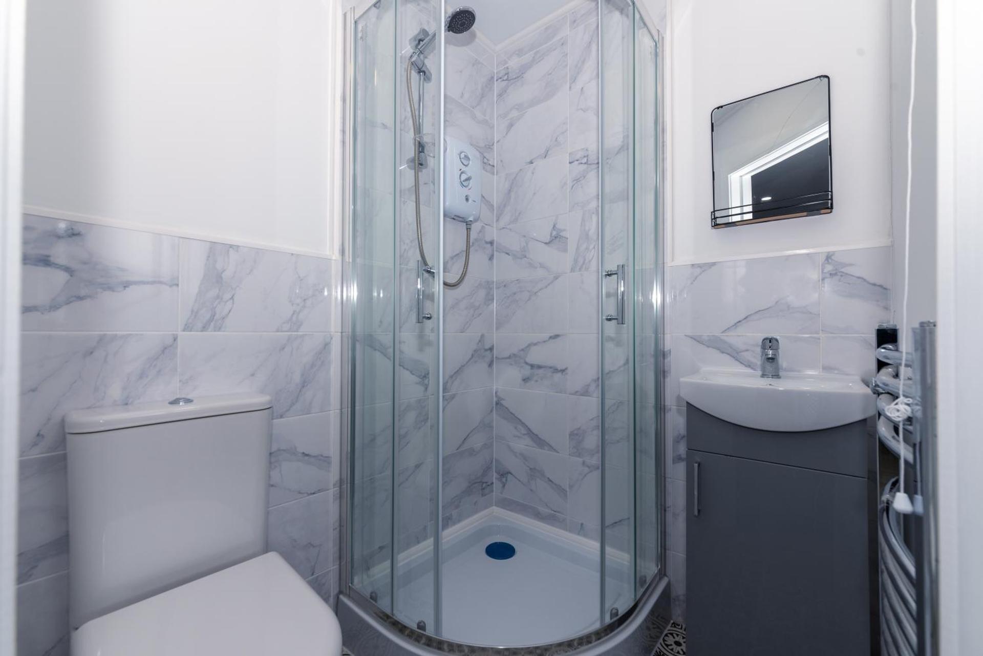 The Lincoln Suites near the Train StationWHOLE