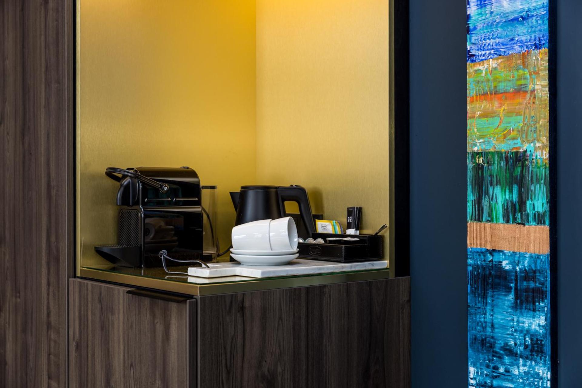 Coffee/tea facilities