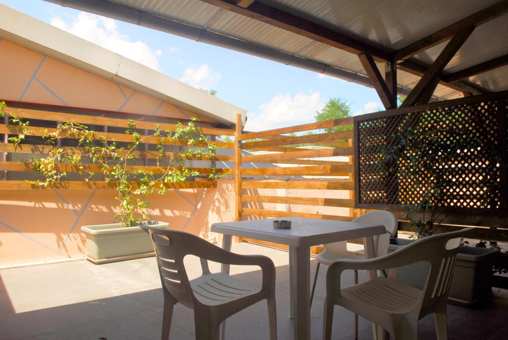 Vara Self Check in Private Parking