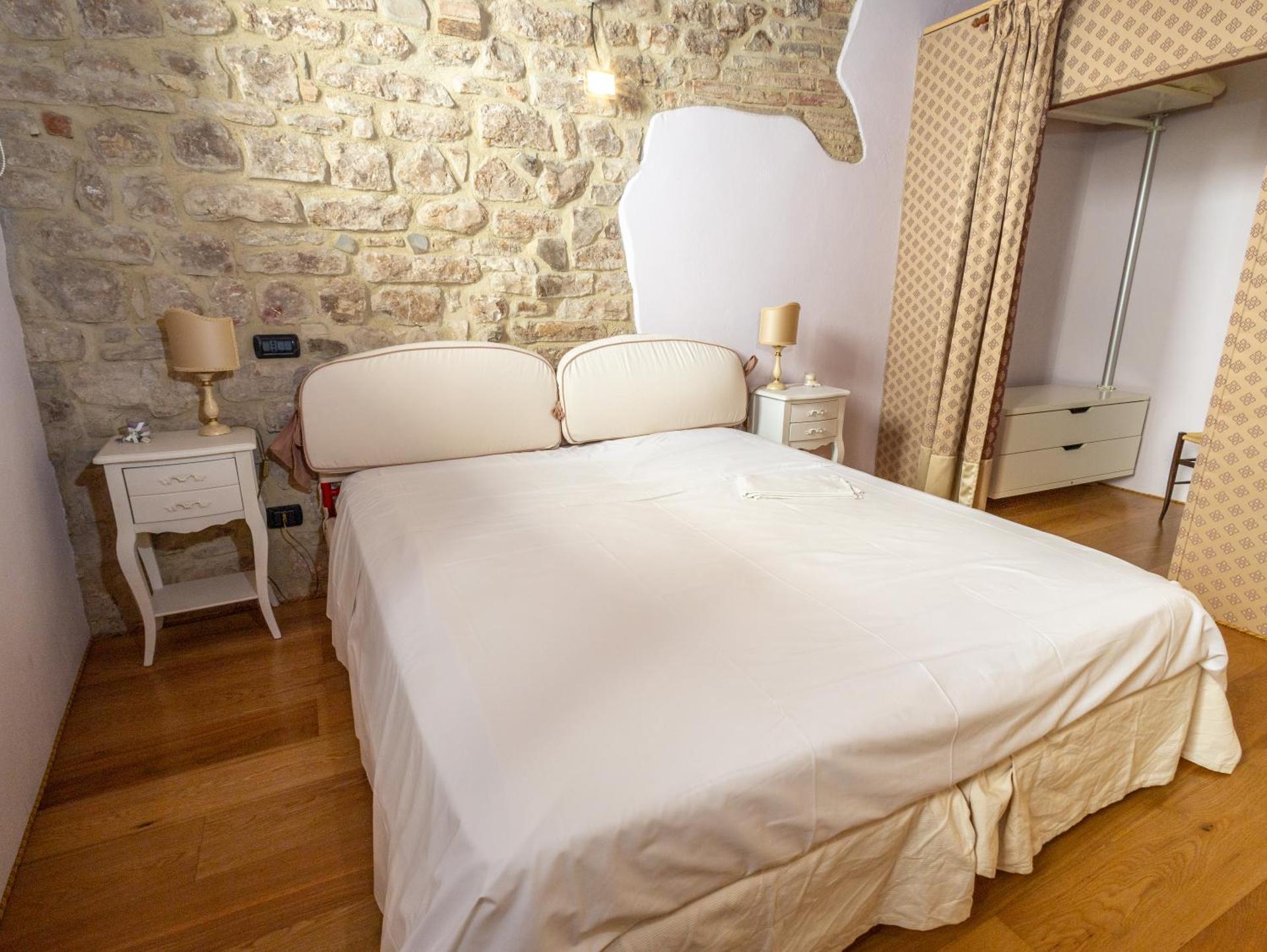 Double or Twin Room with Private Bathroom