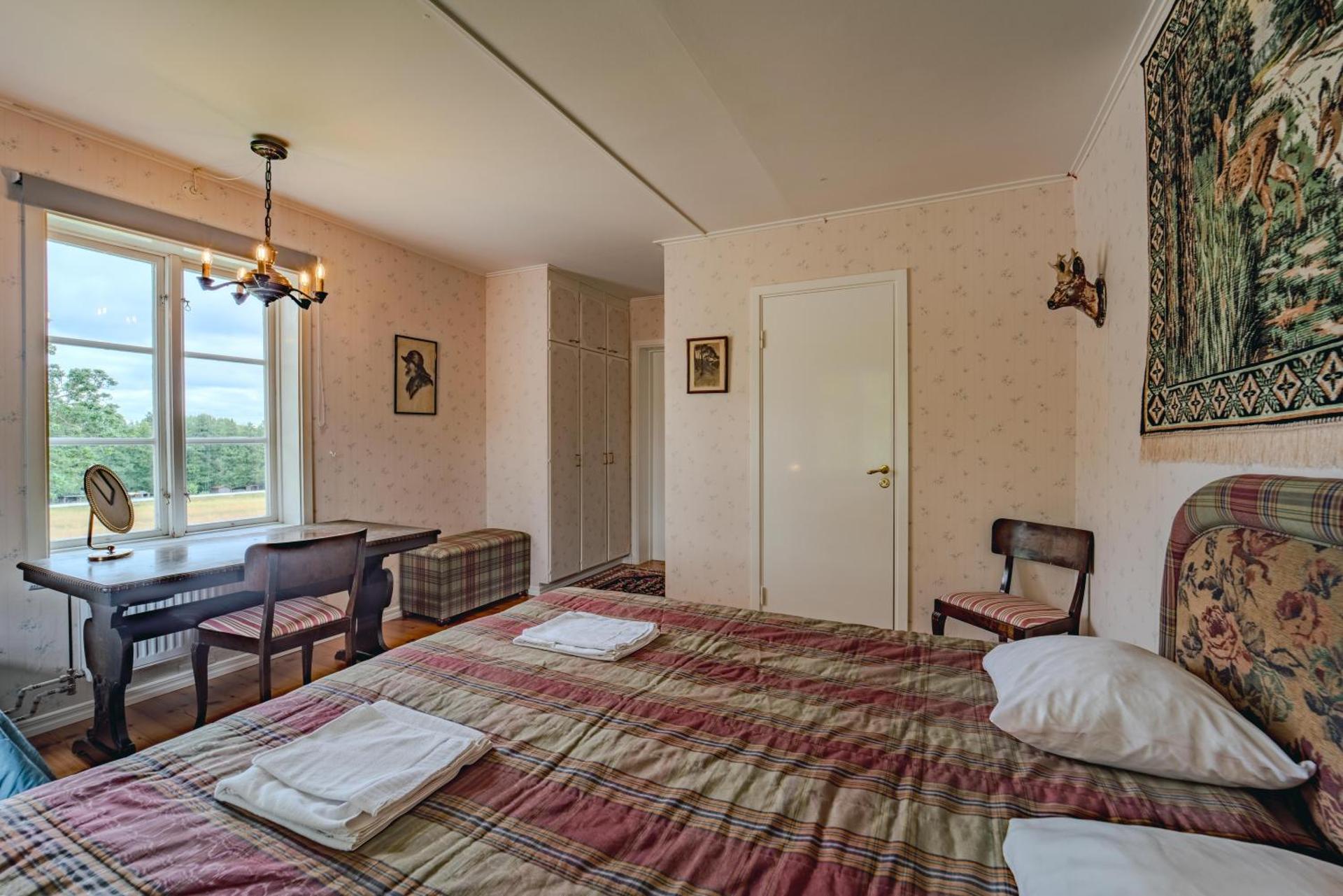 Family Room with Shower