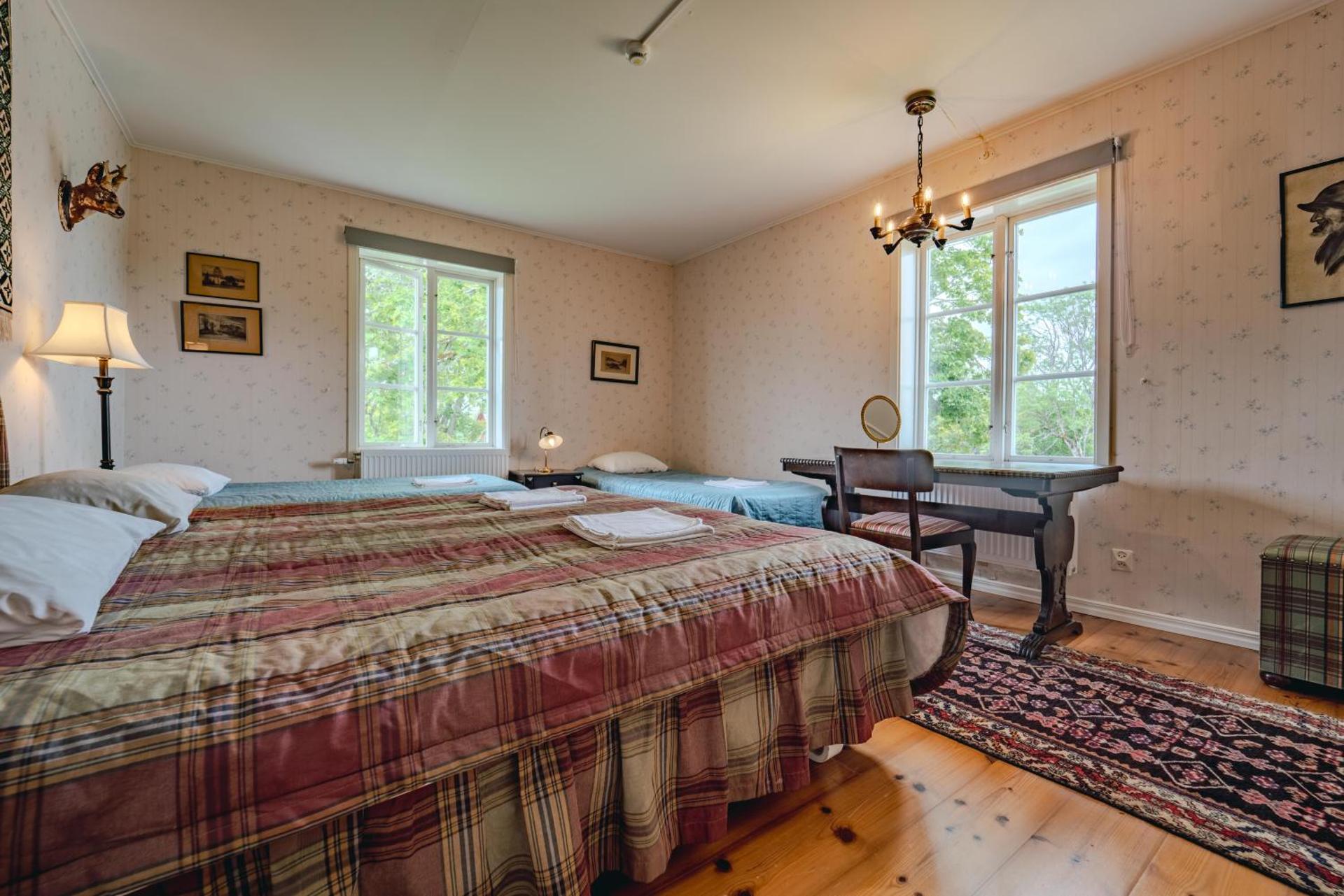 Family Room with Shower
