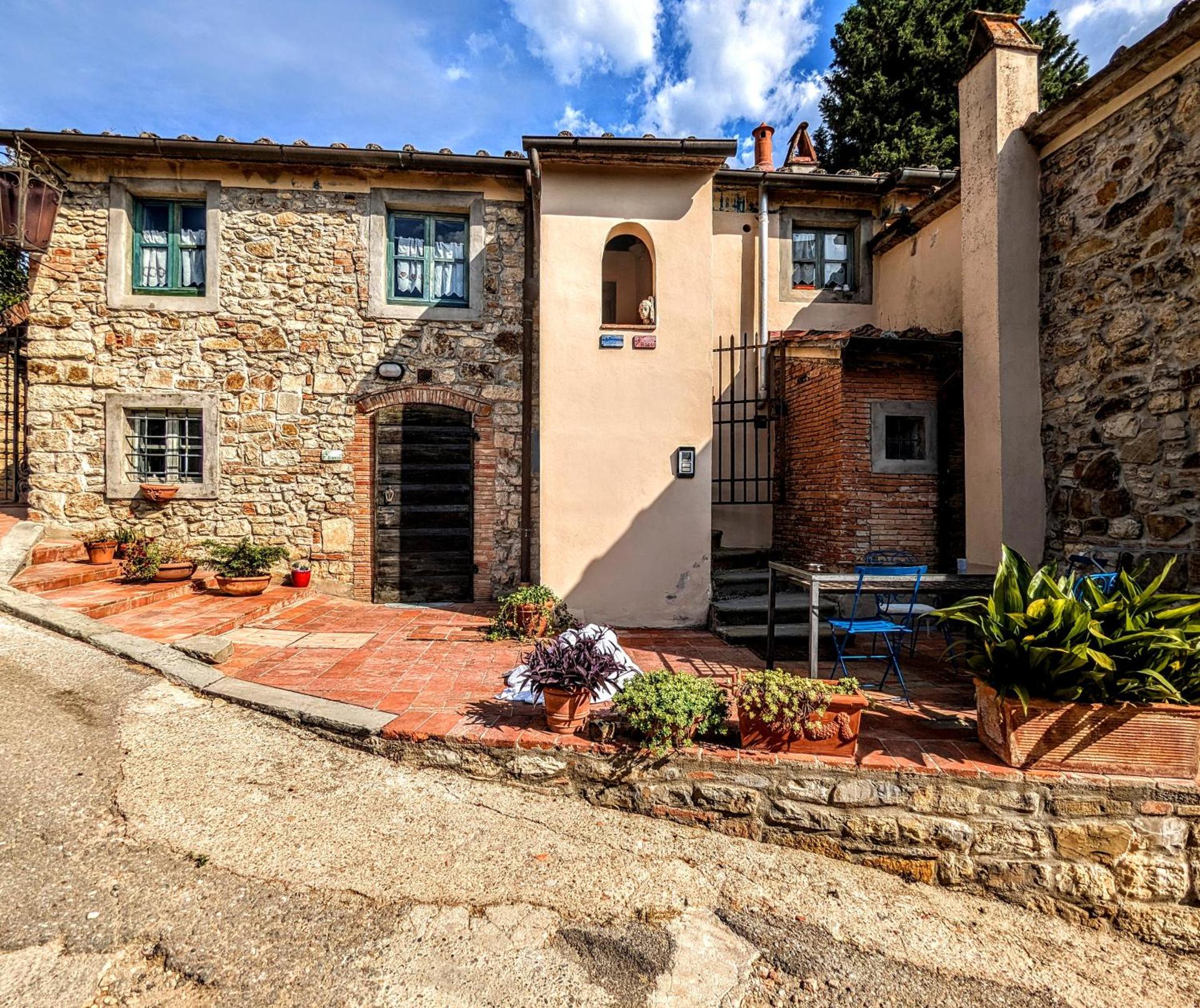 Borgo Medievale di Poggio Alla Pieve Relais, Food & Art