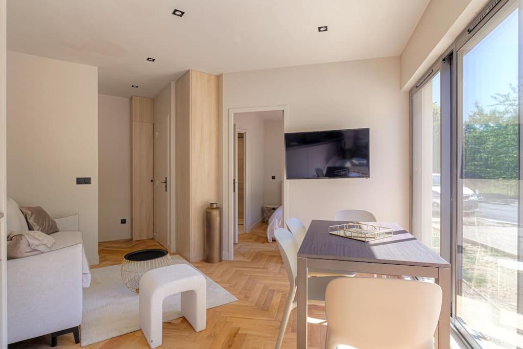 Joli T2 bien équipé et lumineux, Écully