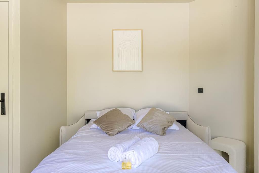 Petit studio compact et moderne, Écully