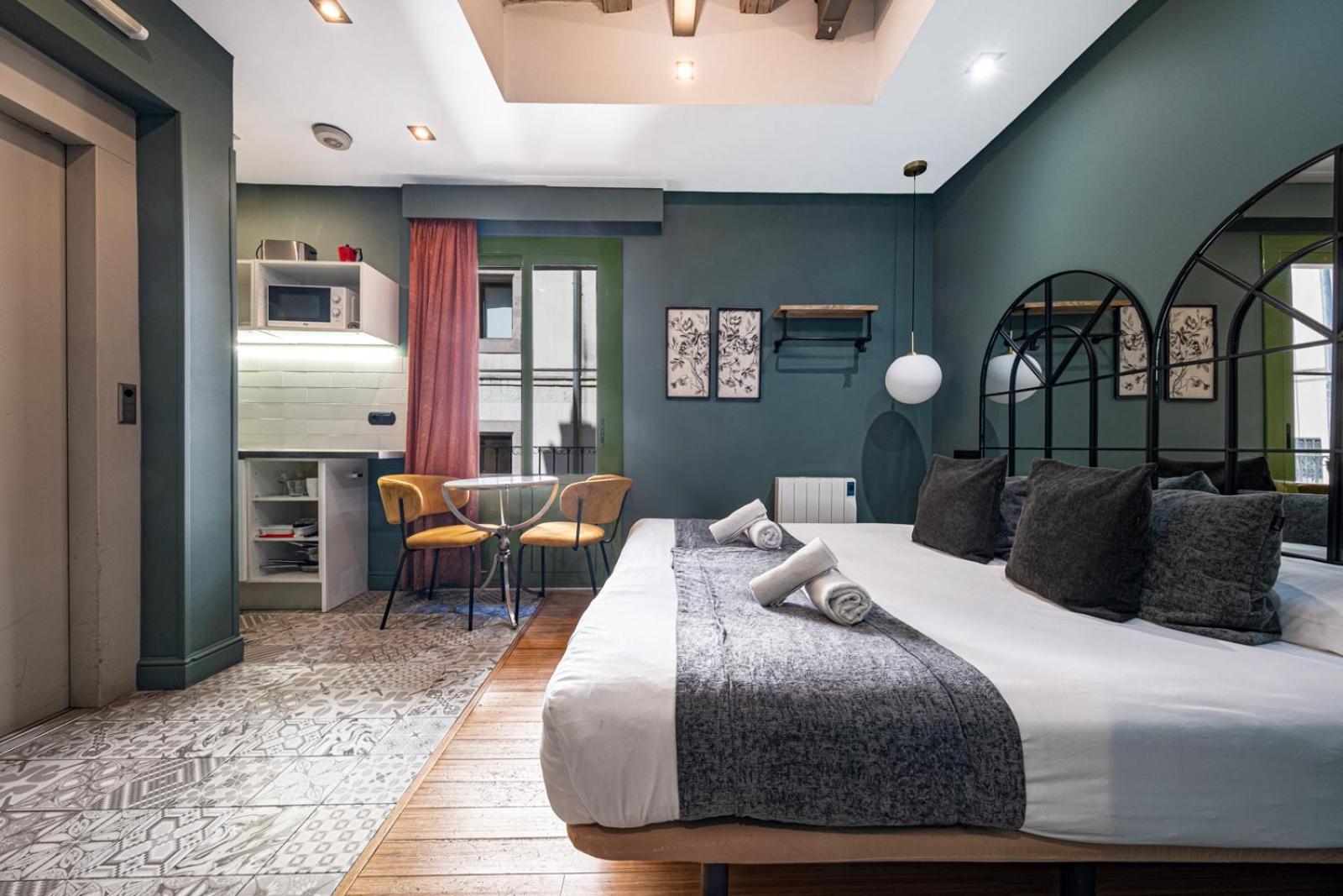 Photo of the whole room