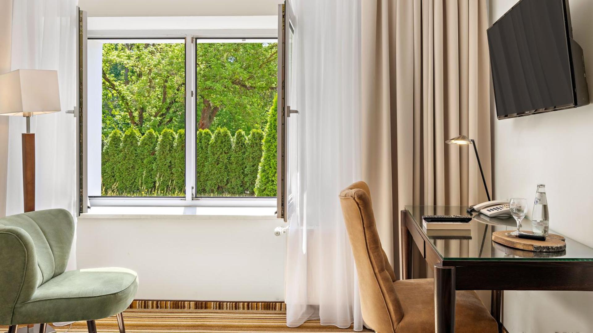 Photo of the whole room