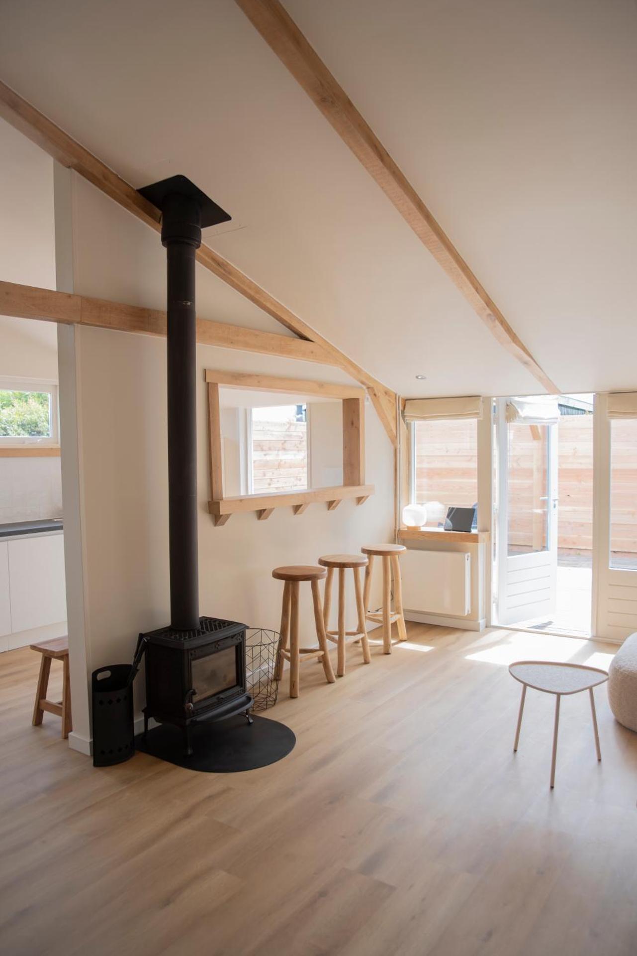 Westeindercabin, rustige locatie maar naast Amsterdam & Schiphol