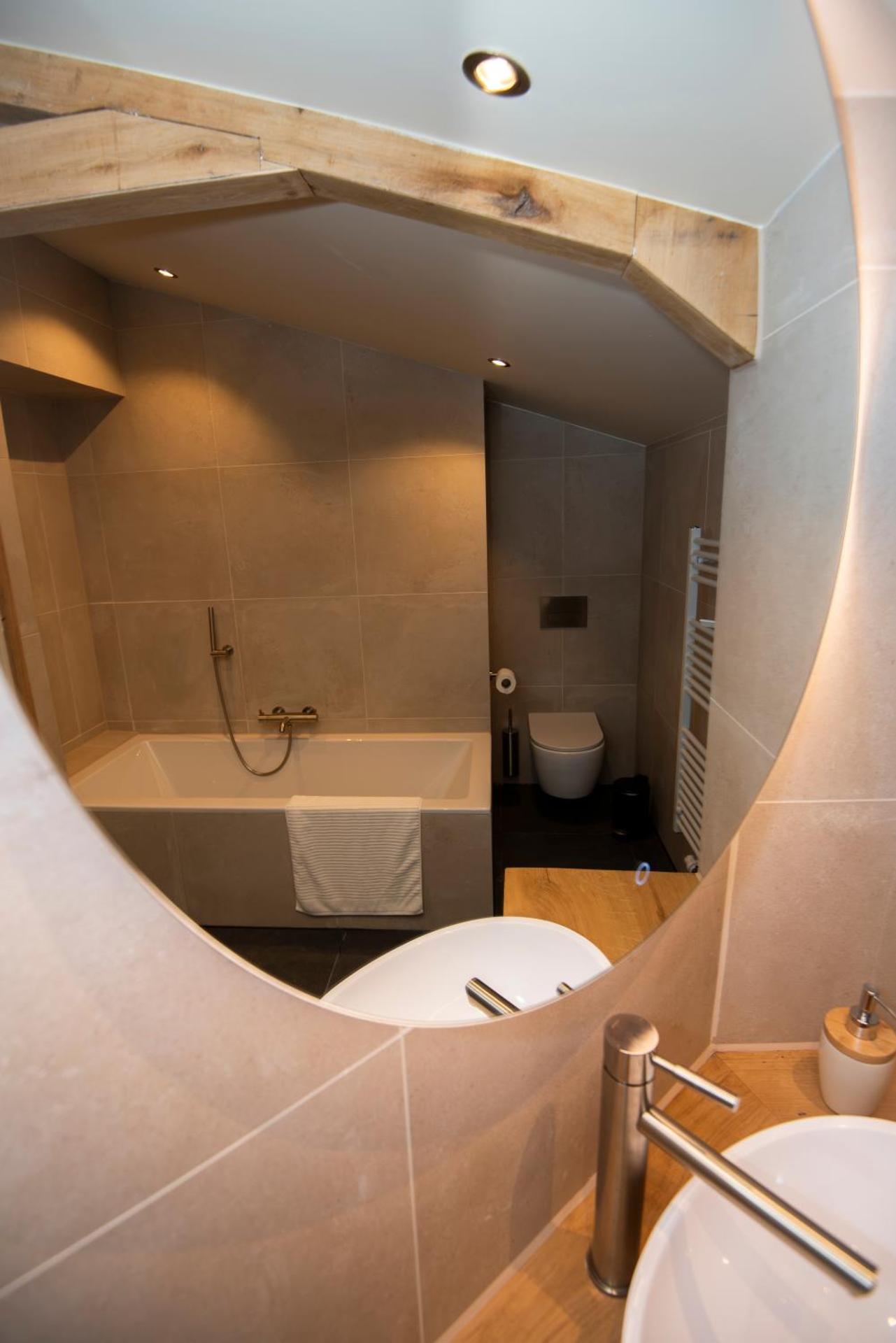 Westeindercabin, rustige locatie maar naast Amsterdam & Schiphol