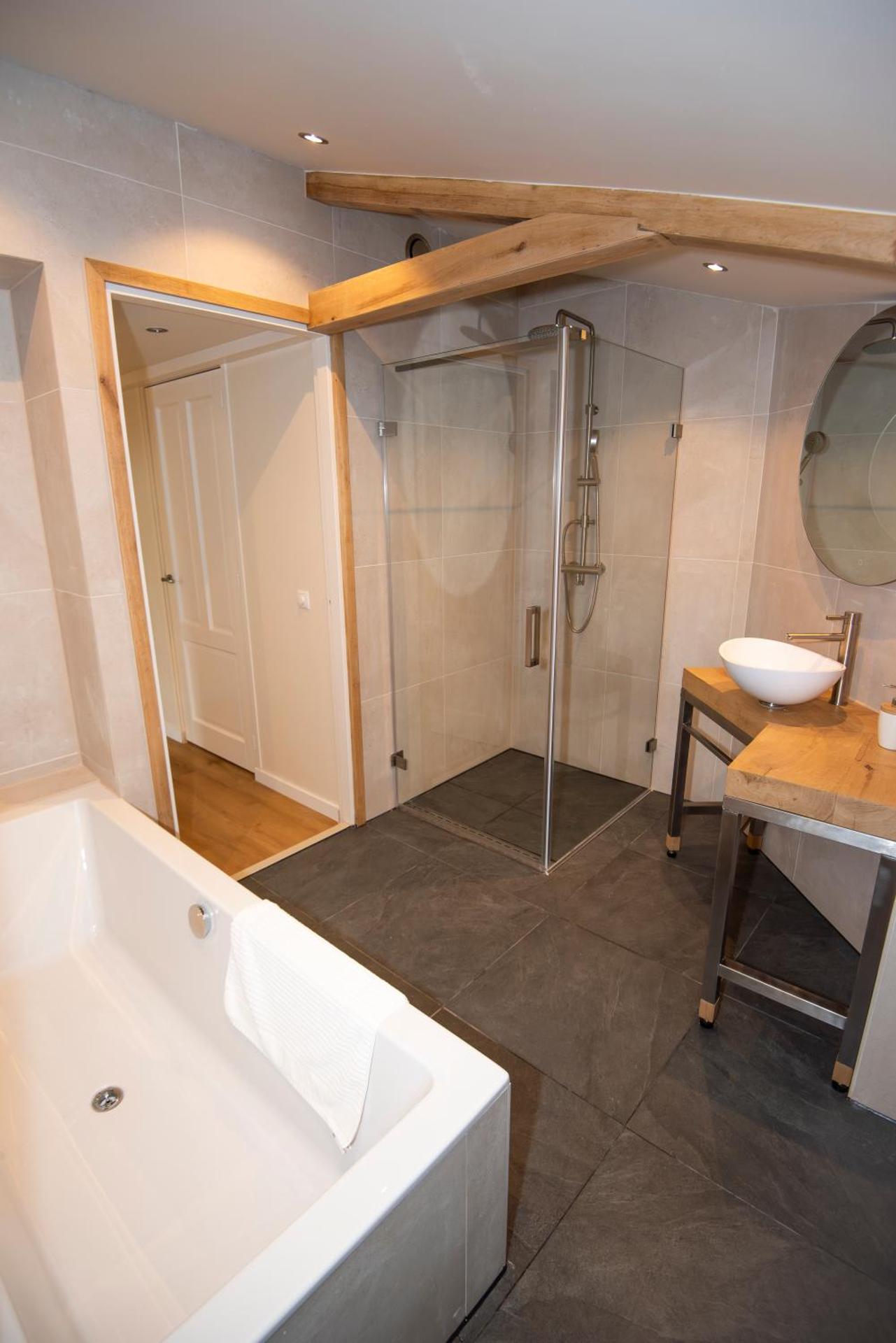 Westeindercabin, rustige locatie maar naast Amsterdam & Schiphol