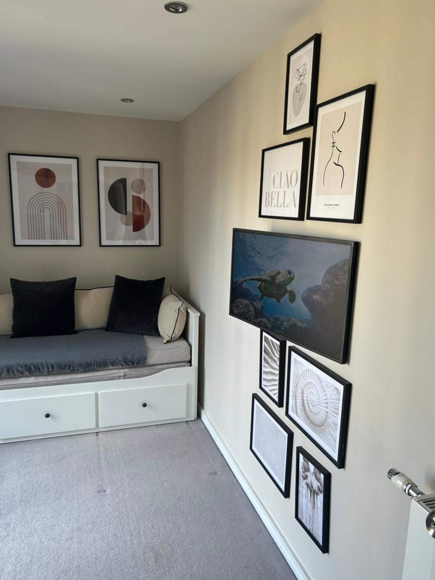 Cosy bedroom in Luxury apartment