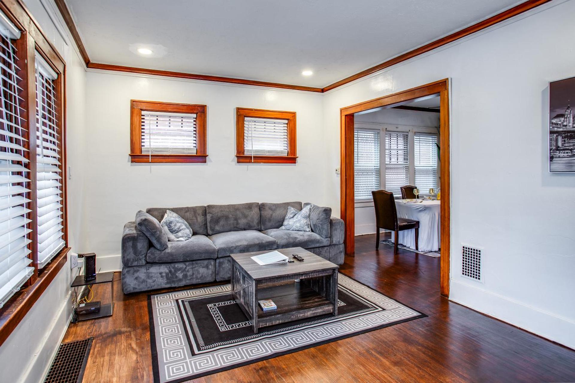 Amazing 3 bedroom home Steps, Airport, UofR, RIT, Strong