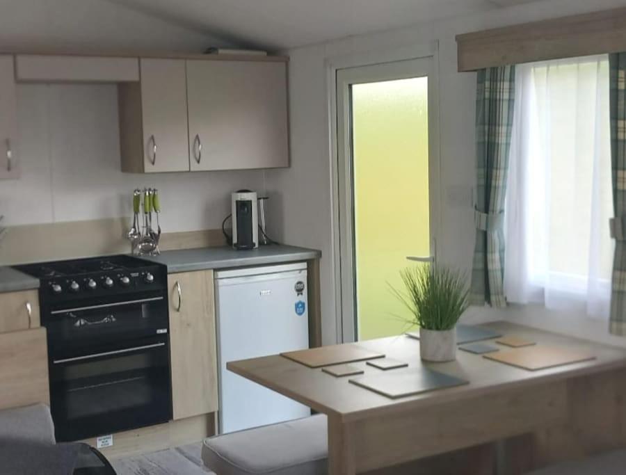 Sea breeze, modern, cosy holiday home