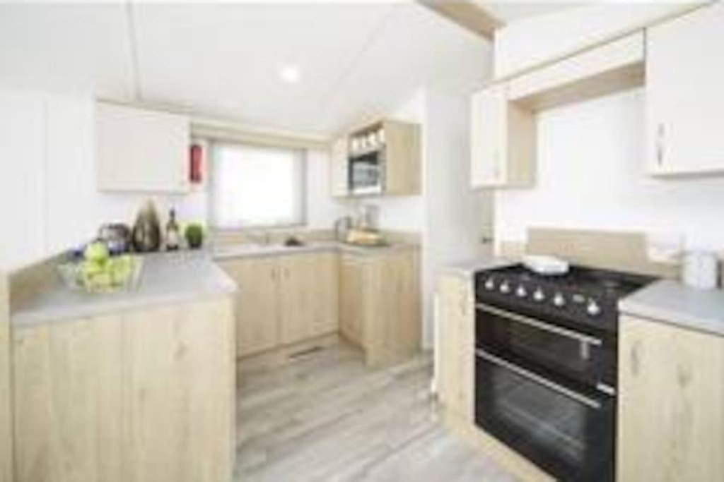 Sea breeze, modern, cosy holiday home